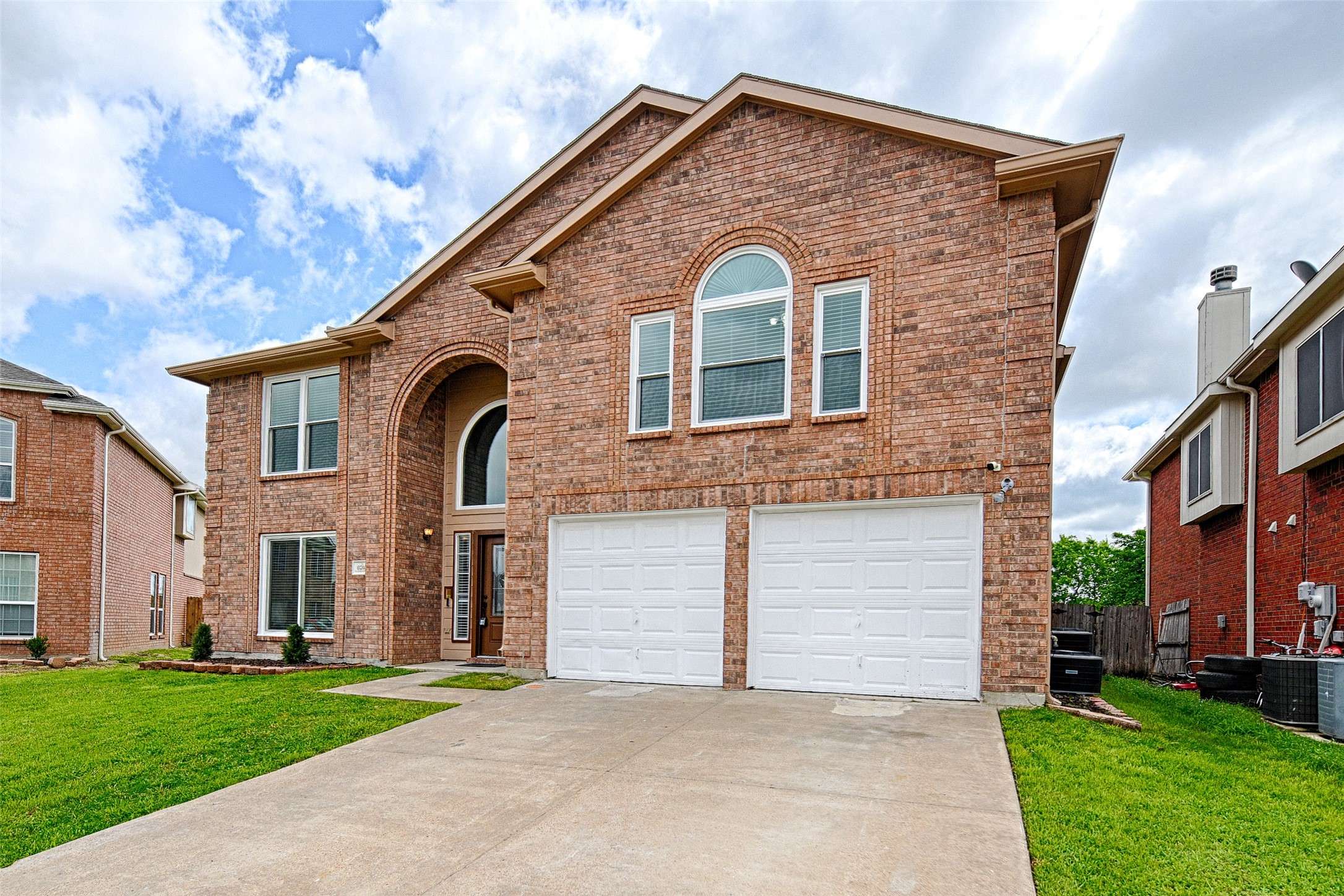 Arlington, TX 76002,6703 Meadowcrest DR