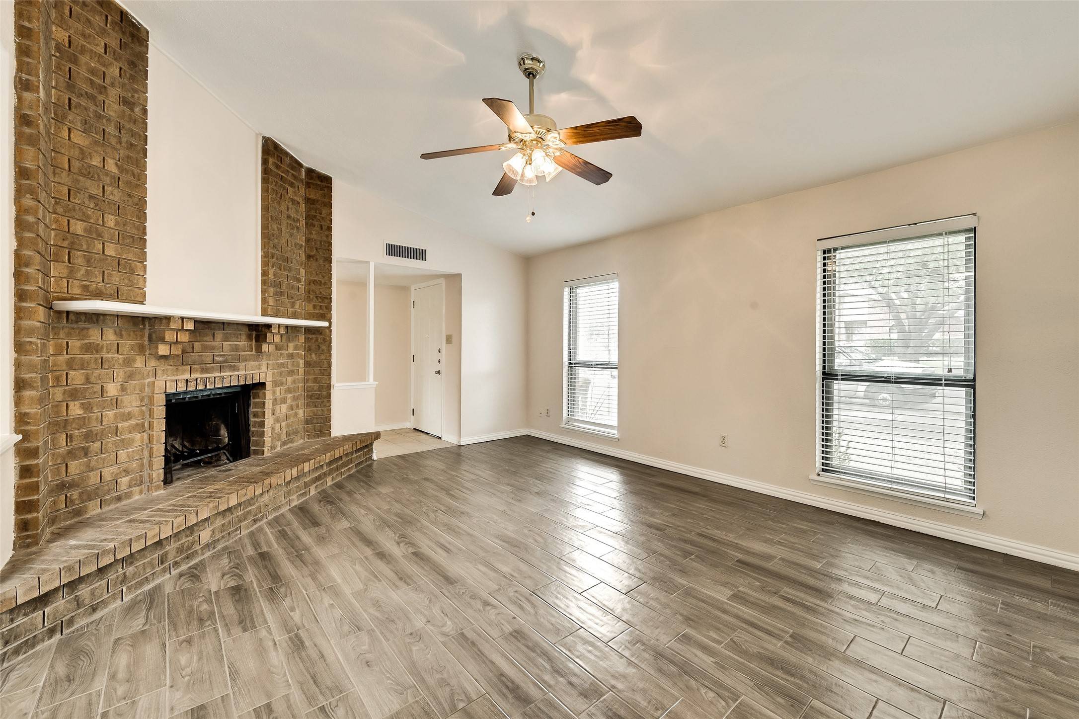 The Colony, TX 75056,5535 Squires DR