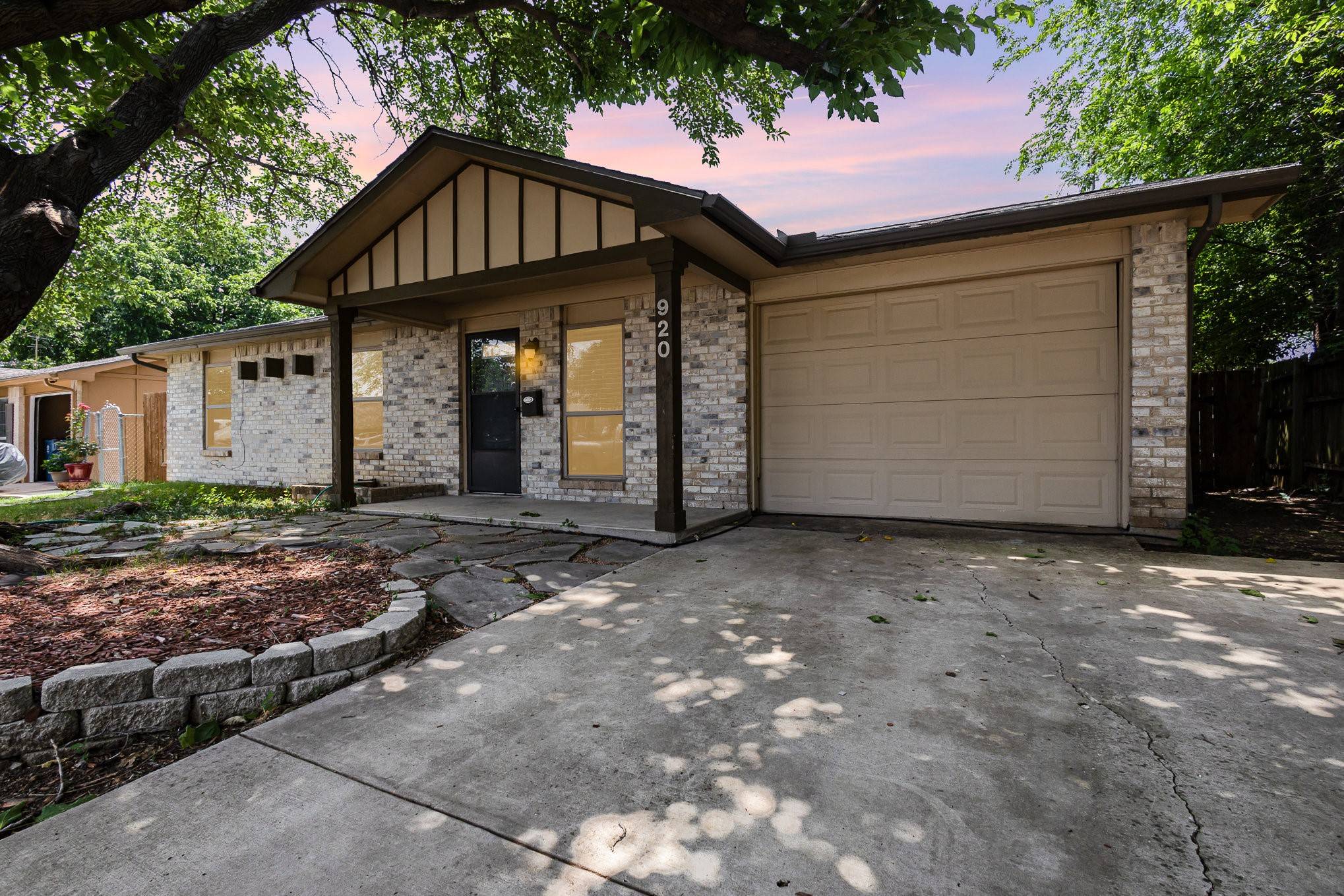 Lewisville, TX 75067,920 Ashwood DR