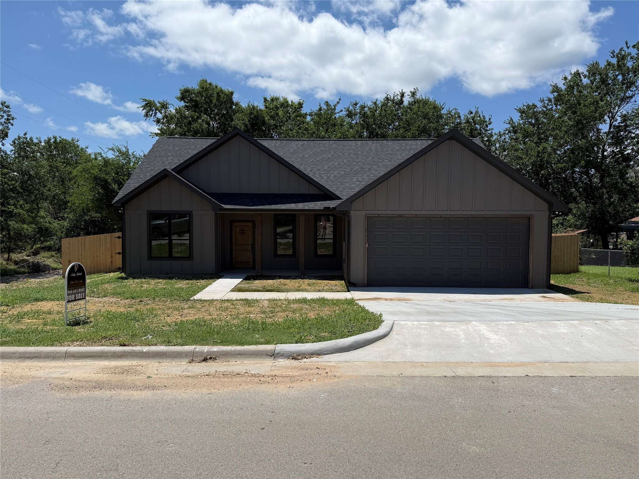 Mineral Wells, TX 76067,901 SW 10th ST