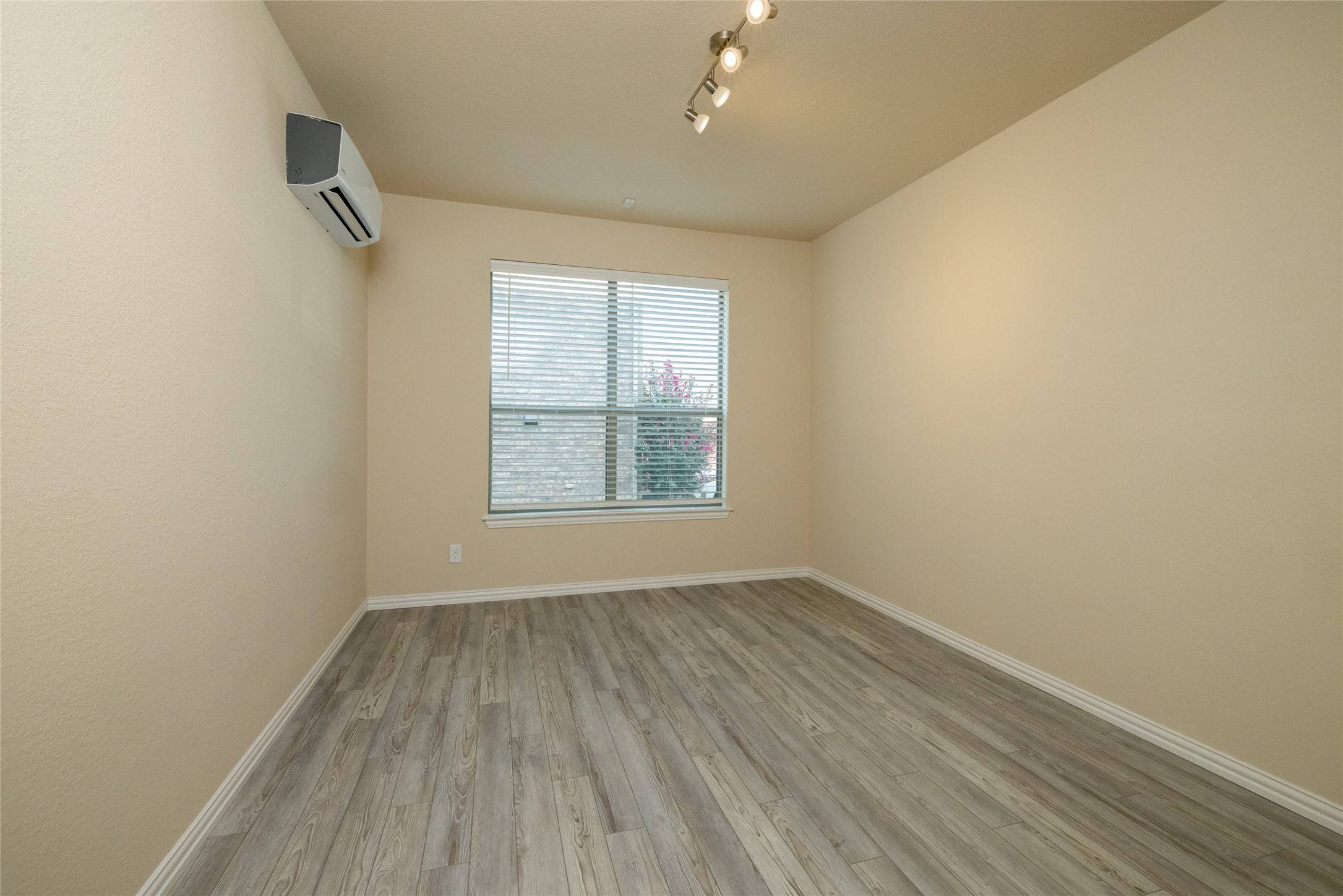 Keller, TX 76248,513 Northwyck LN