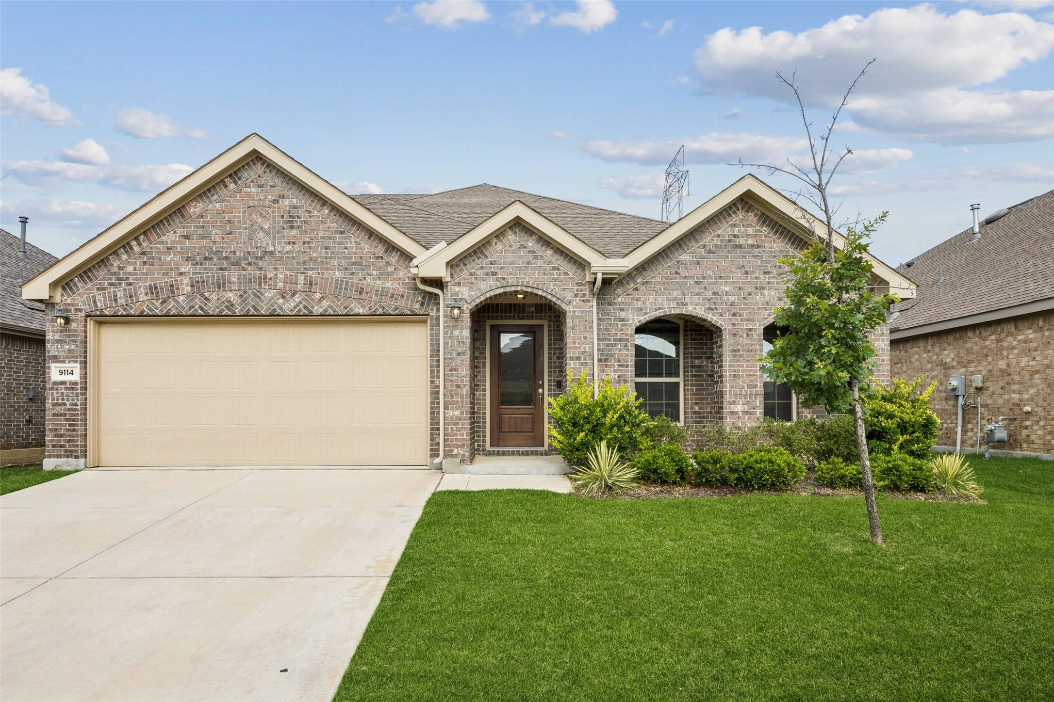 Arlington, TX 76002,9114 S Field LN