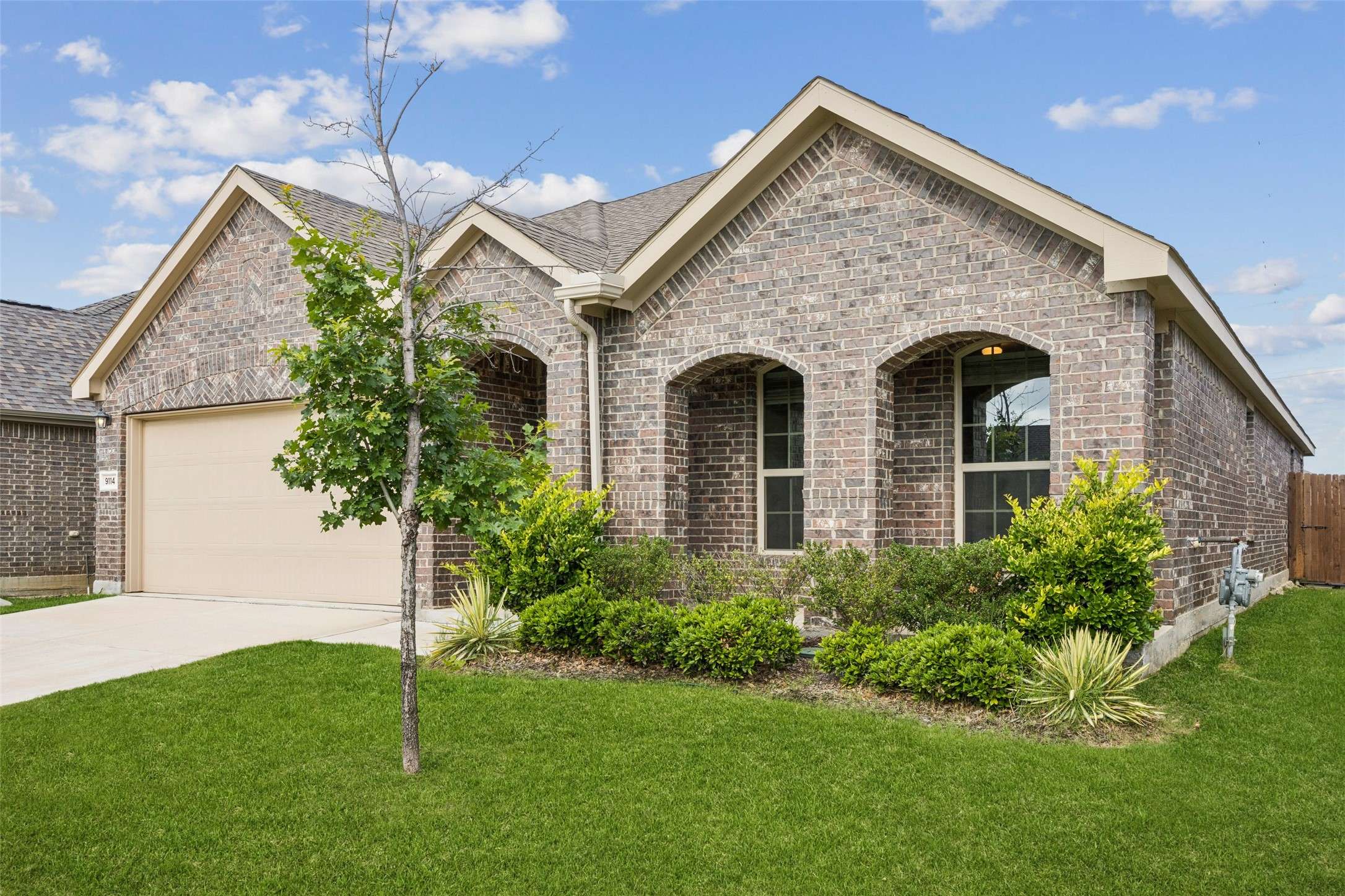 Arlington, TX 76002,9114 S Field LN