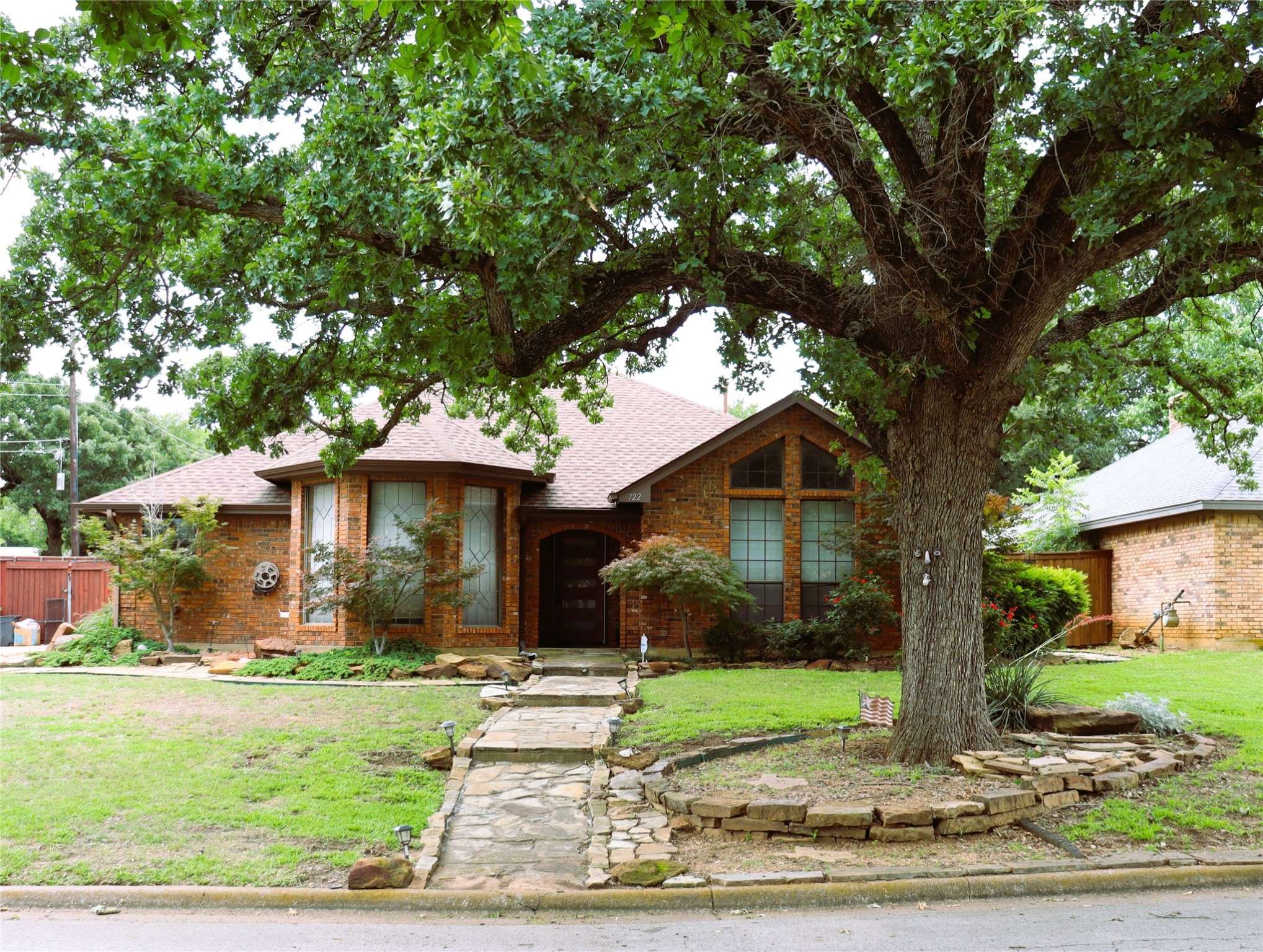 Grapevine, TX 76051,722 Highview LN