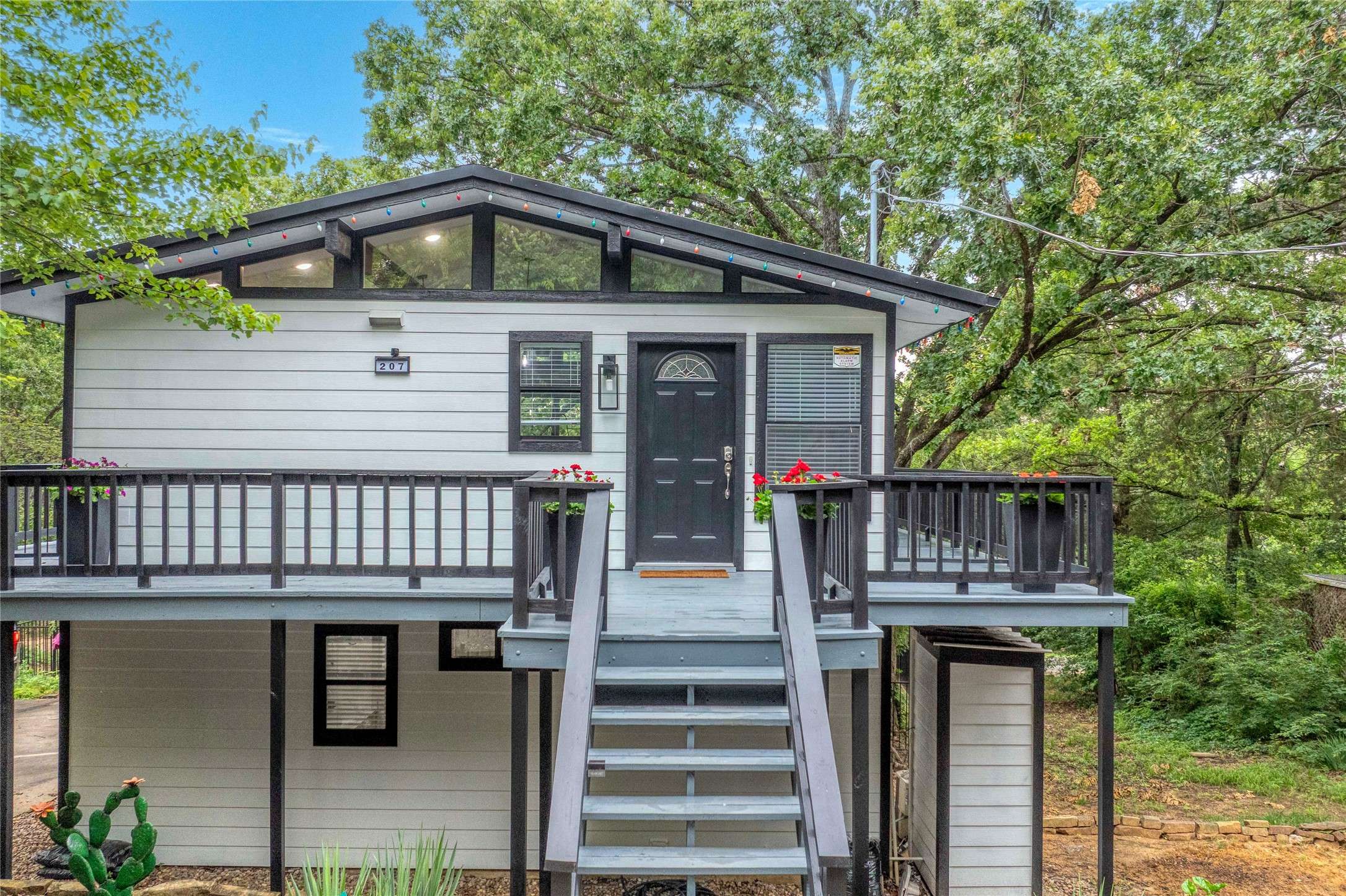 Pottsboro, TX 75076,207 Wales DR