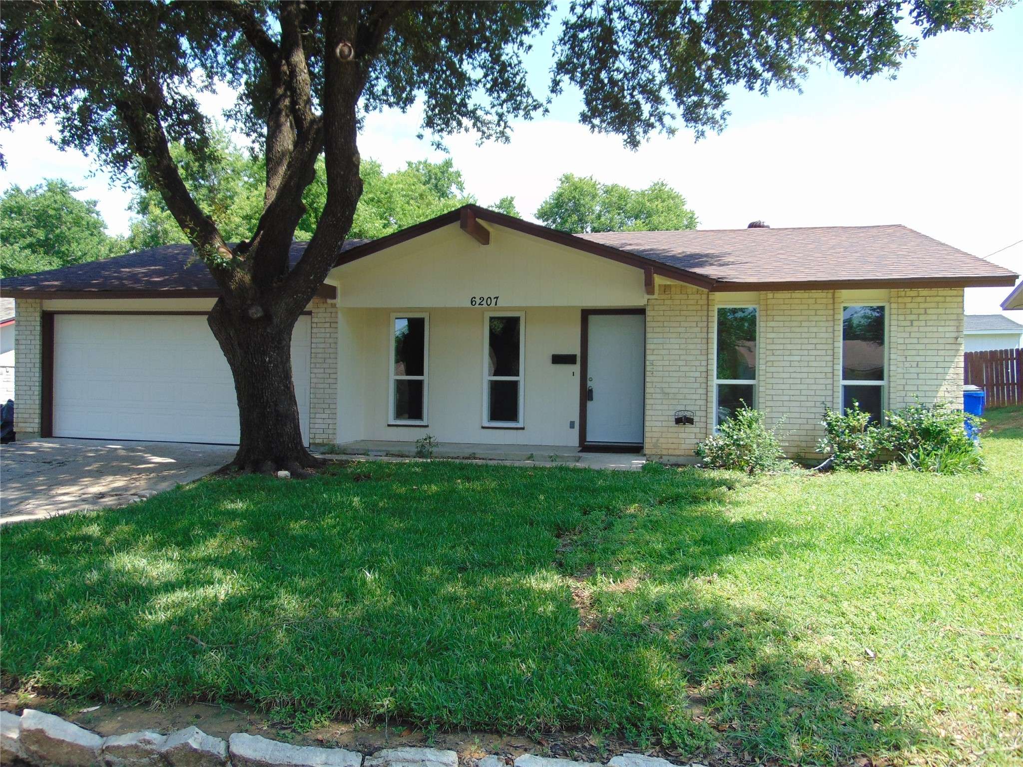 Dallas, TX 75217,6207 Misty Wood DR