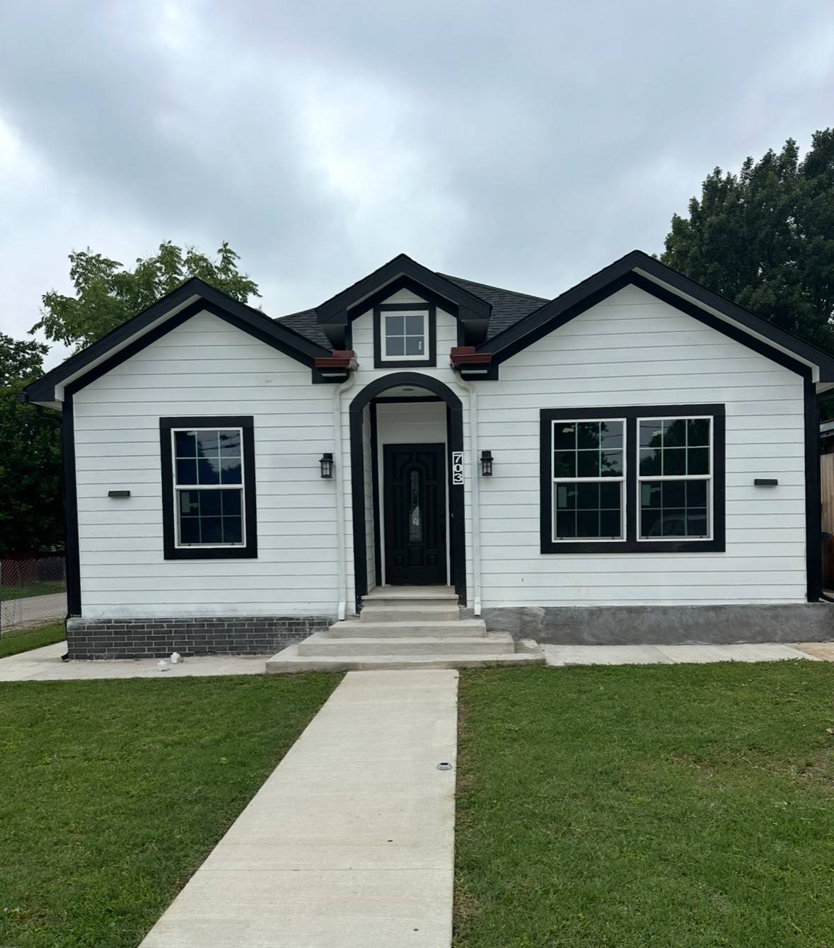 Dallas, TX 75217,703 Neomi AVE