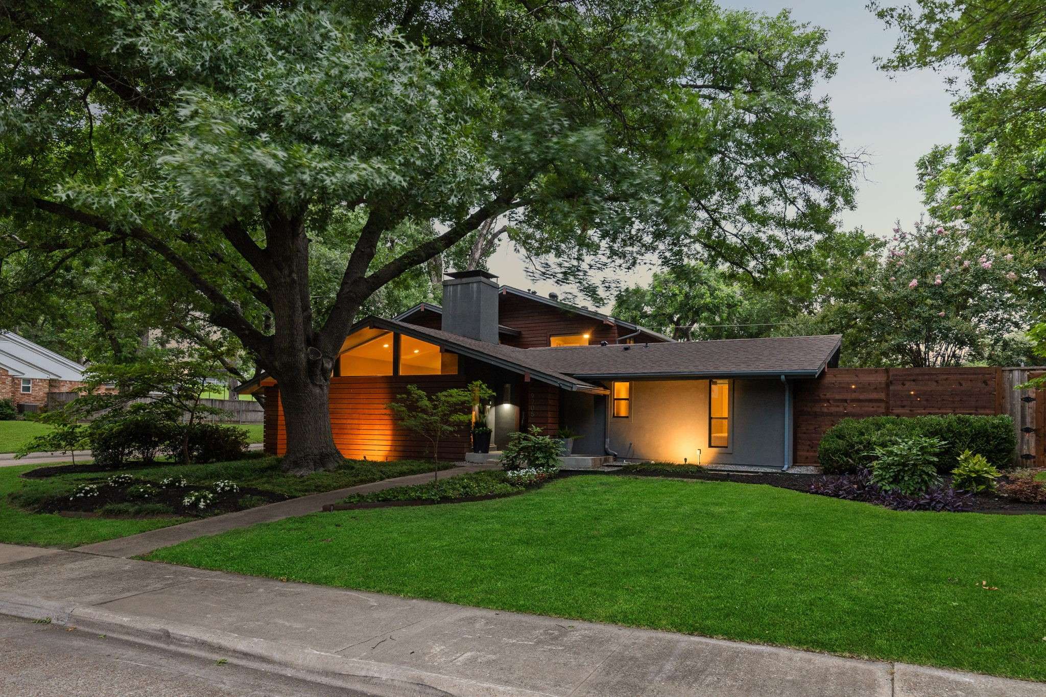 Dallas, TX 75238,9705 Estate LN