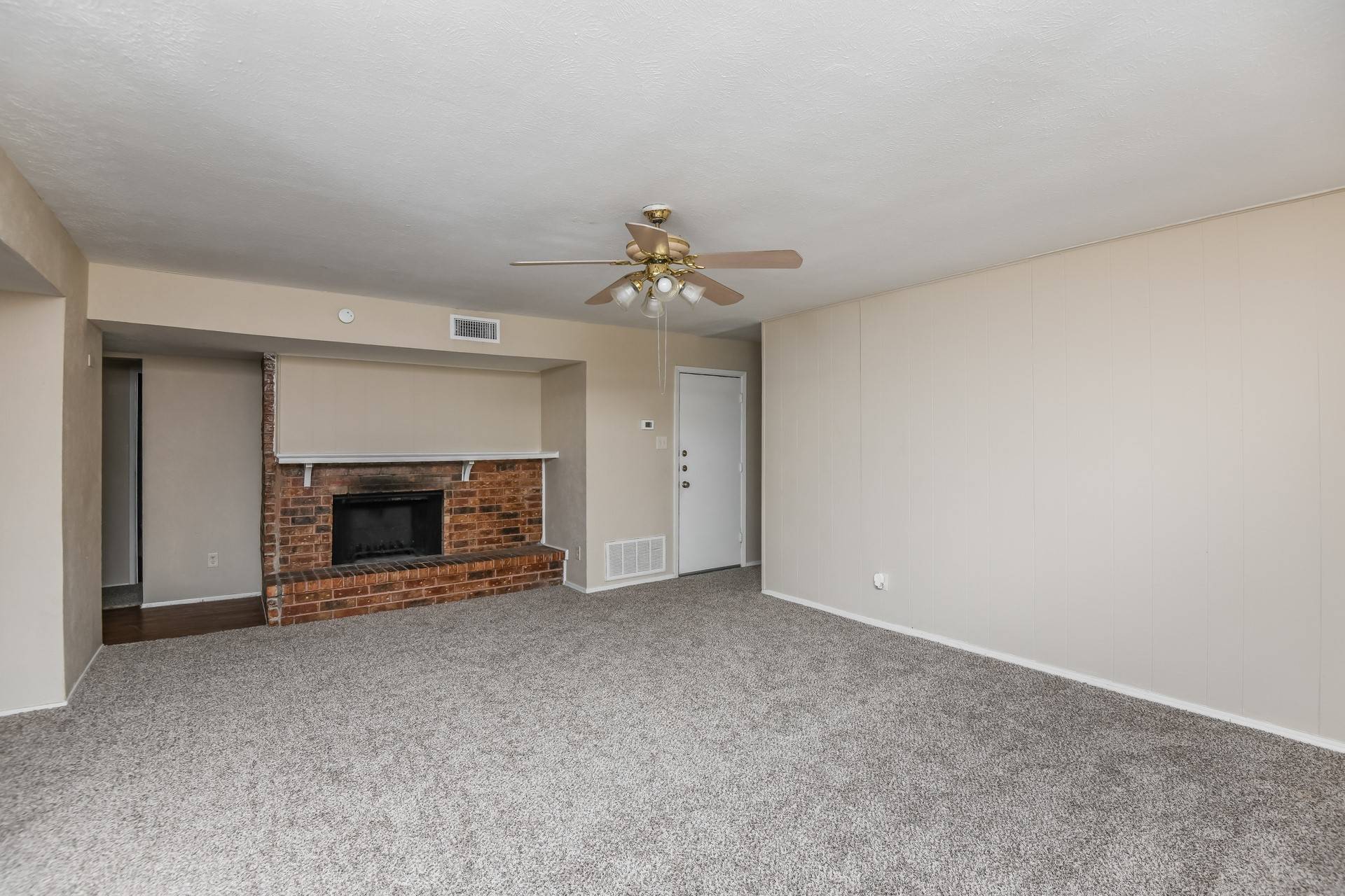 Garland, TX 75043,3106 Overglen DR