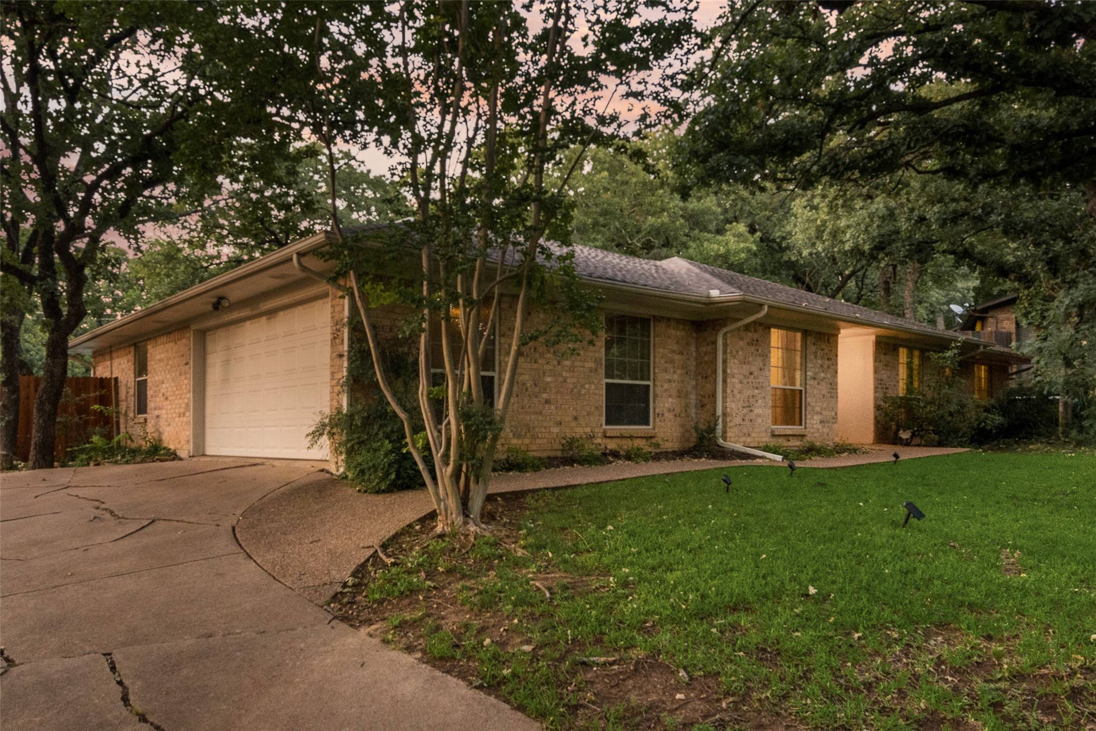 Arlington, TX 76016,5909 Shady Hill LN