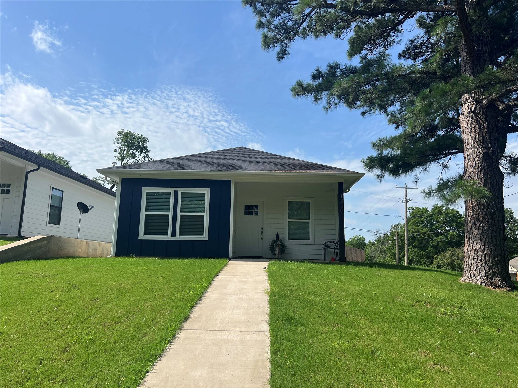 Denison, TX 75020,1230 W Owings ST