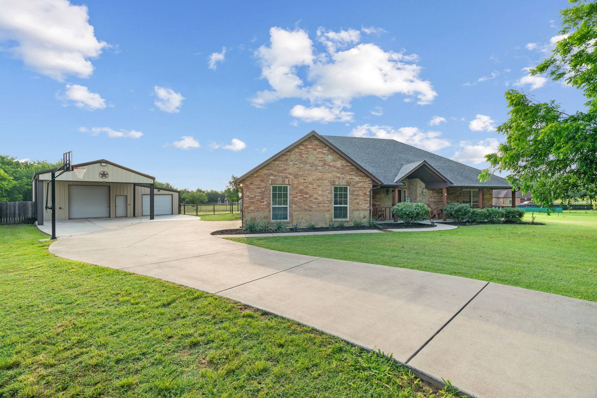 Springtown, TX 76082,204 N Doubleday CT