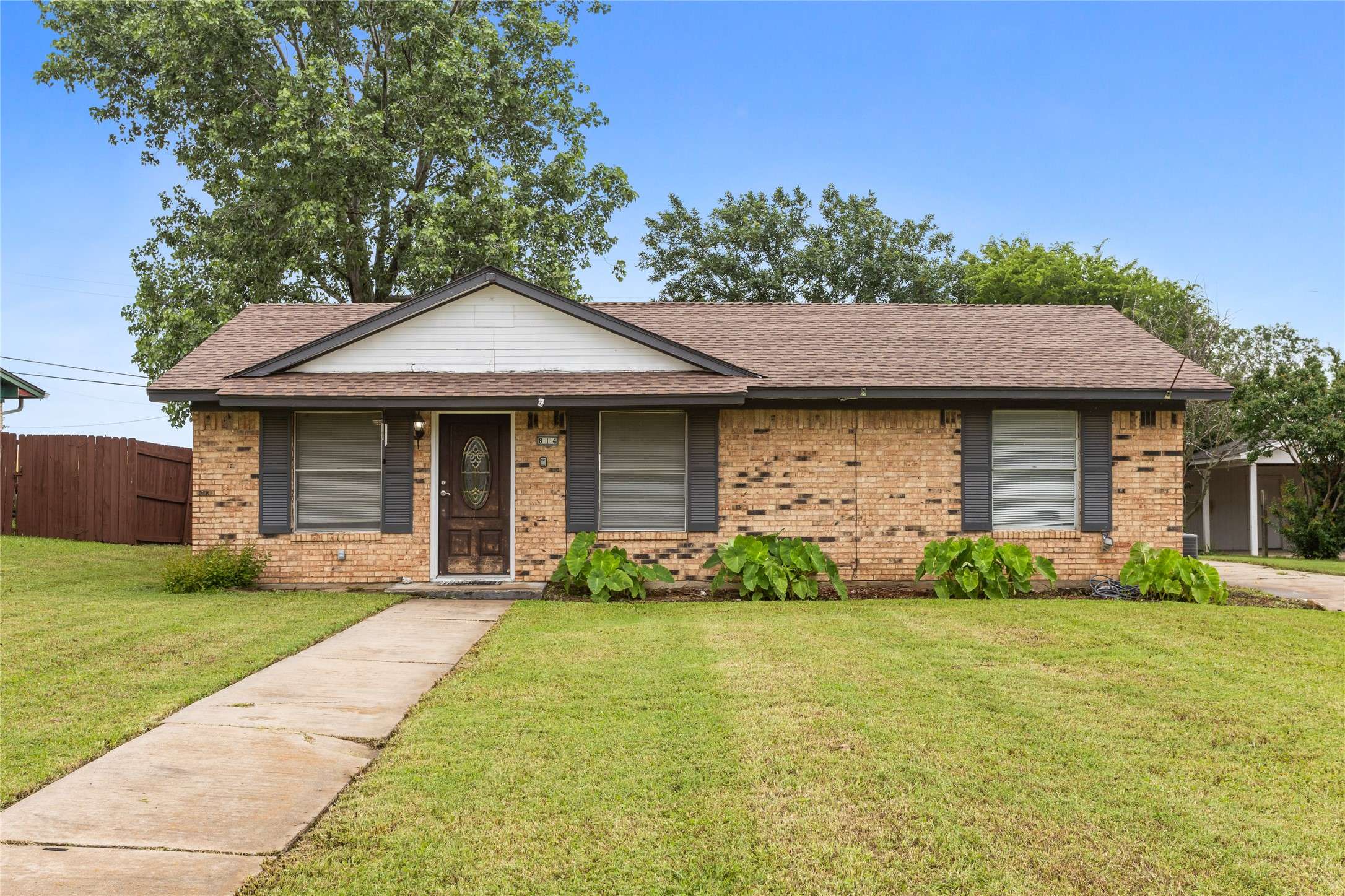 Howe, TX 75459,814 S Western Hills DR