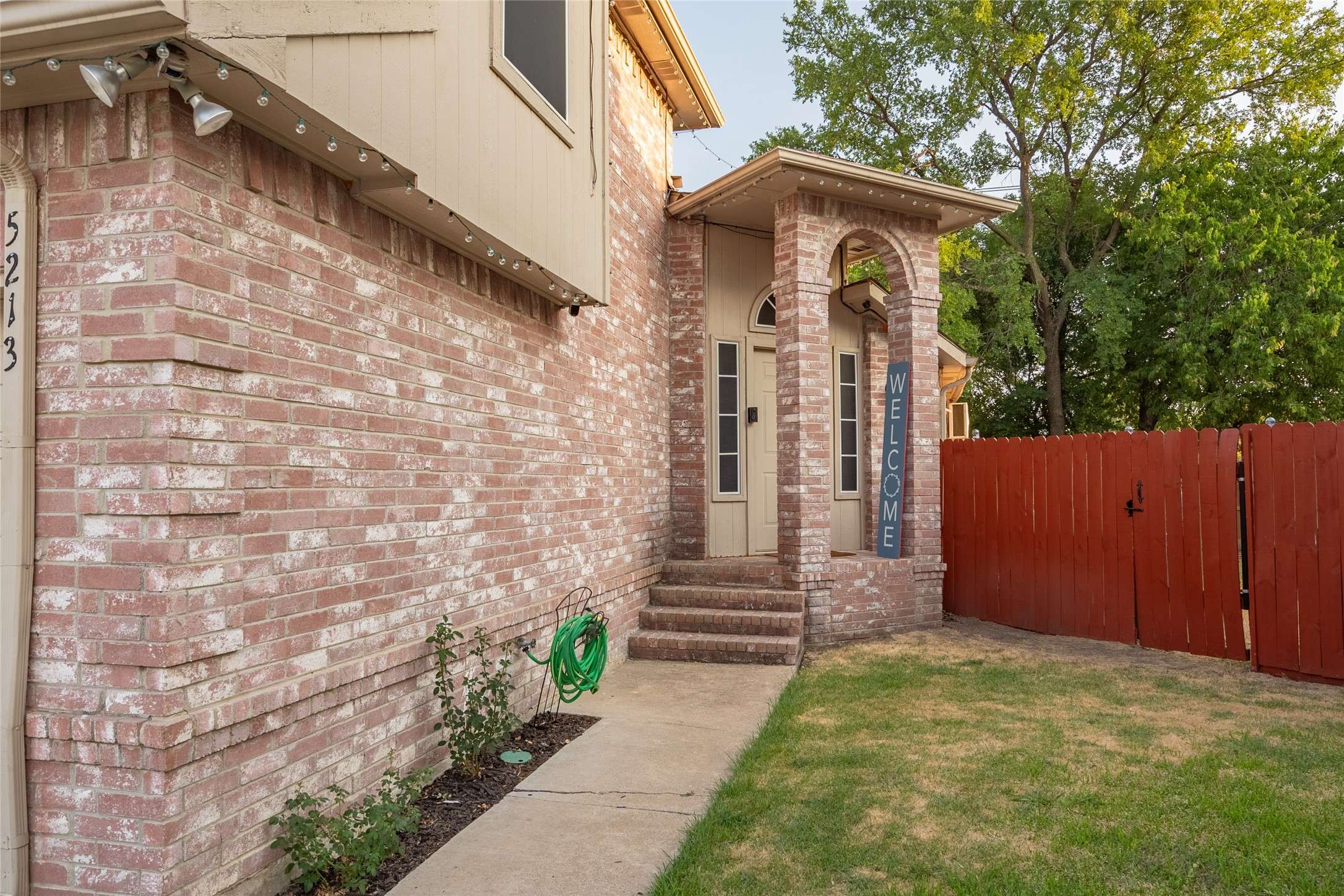 Garland, TX 75043,5213 Wolverton CT