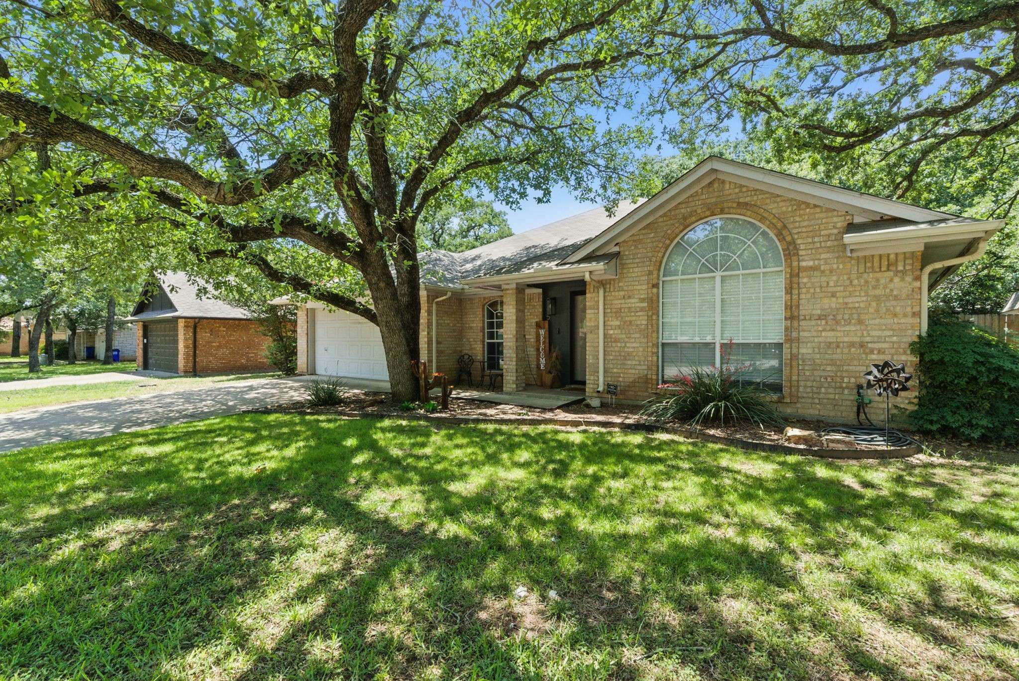 Azle, TX 76020,945 Lake Ridge DR