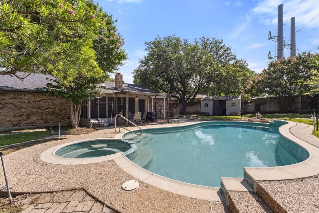 Bedford, TX 76021,2904 Bluebonnet LN