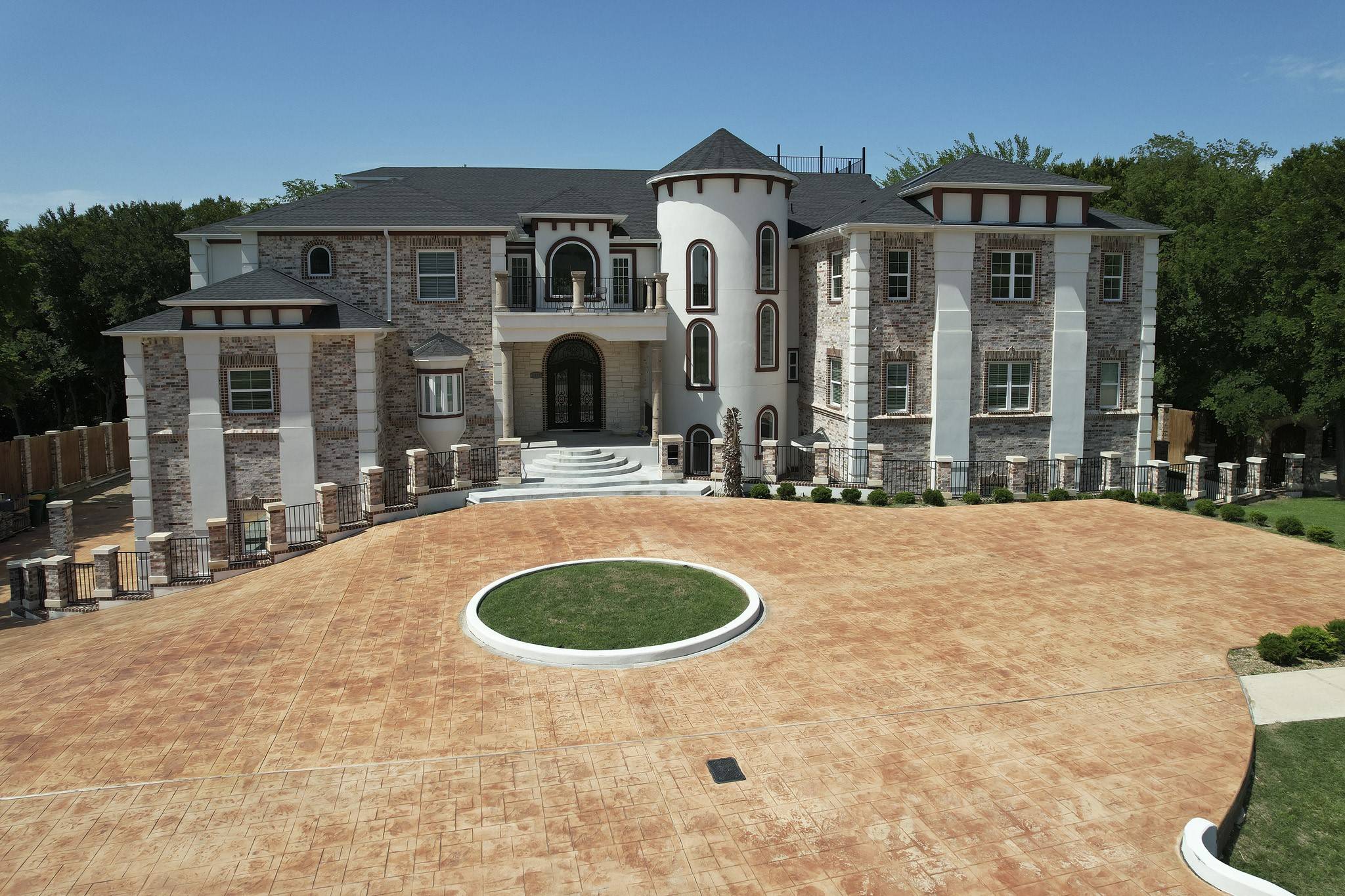 Cedar Hill, TX 75104,2415 Amberleaf CT