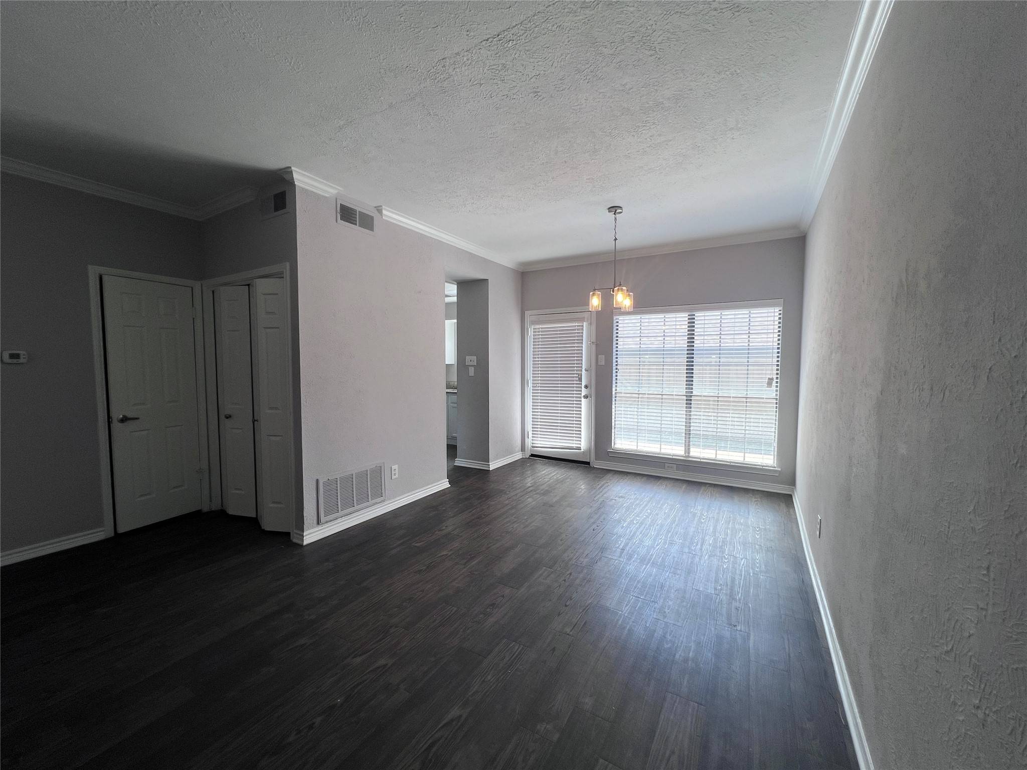 Dallas, TX 75231,9910 Royal LN
