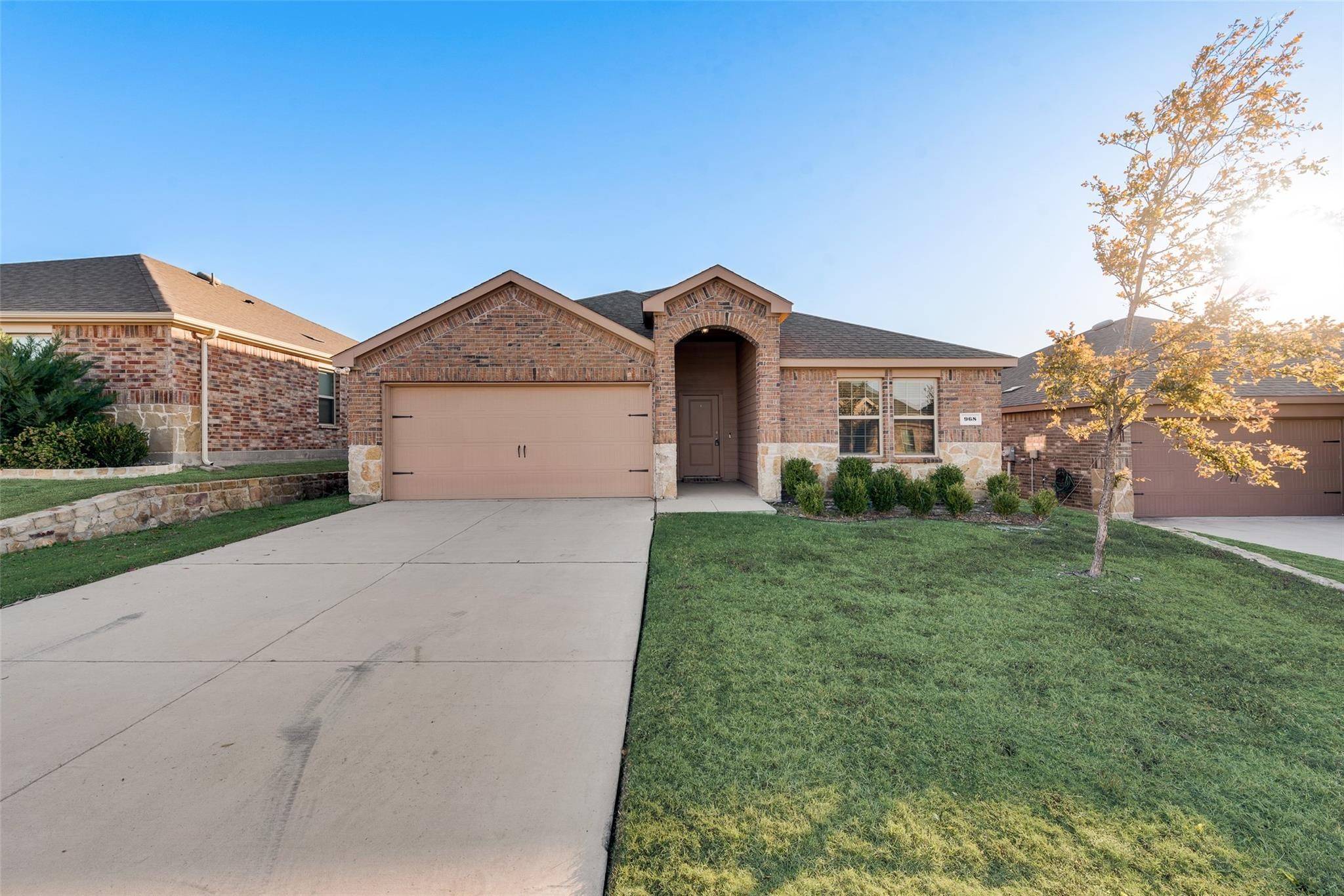 Aubrey, TX 76227,968 English DR