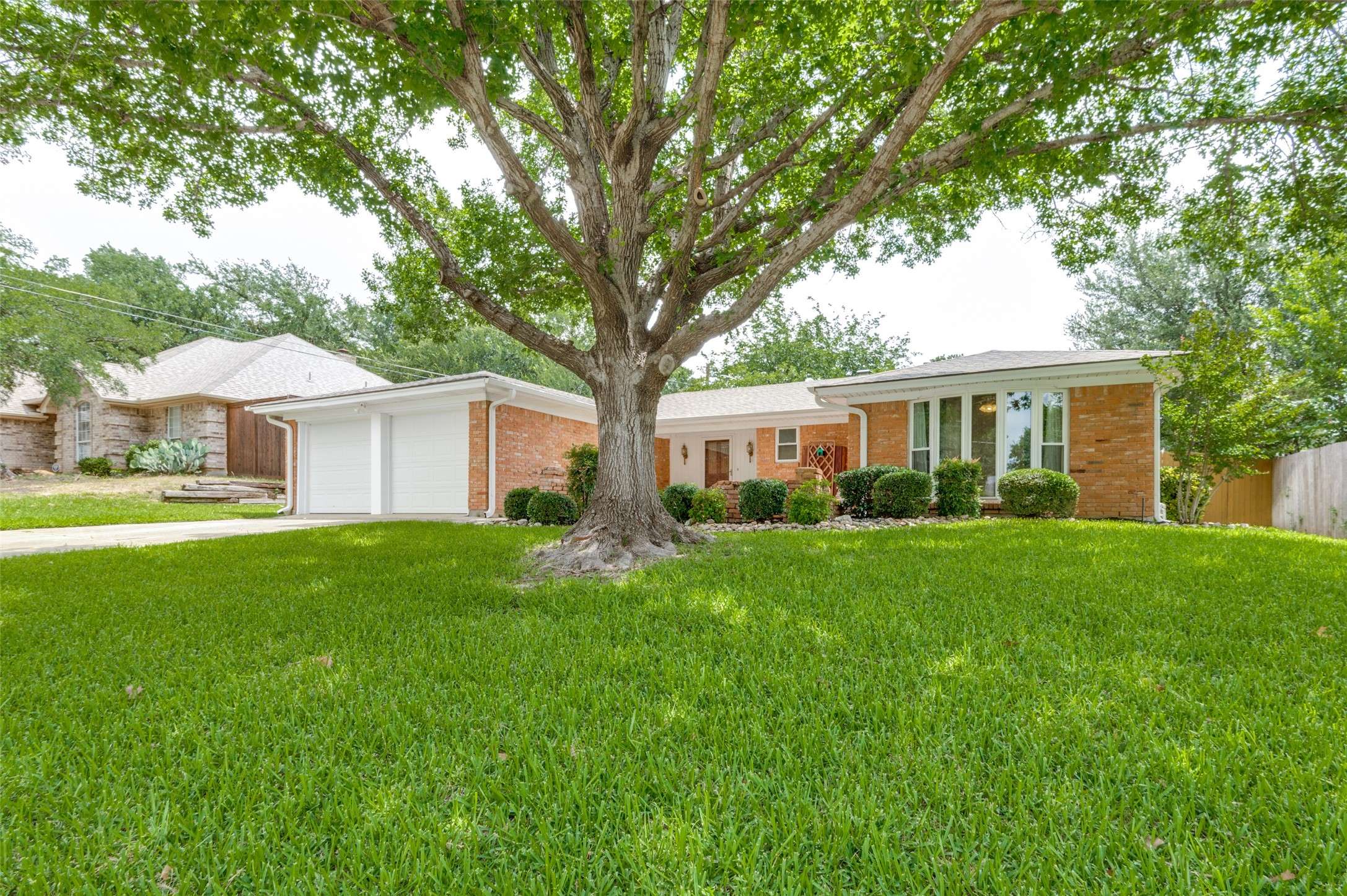 Hurst, TX 76054,2220 Hurstview DR