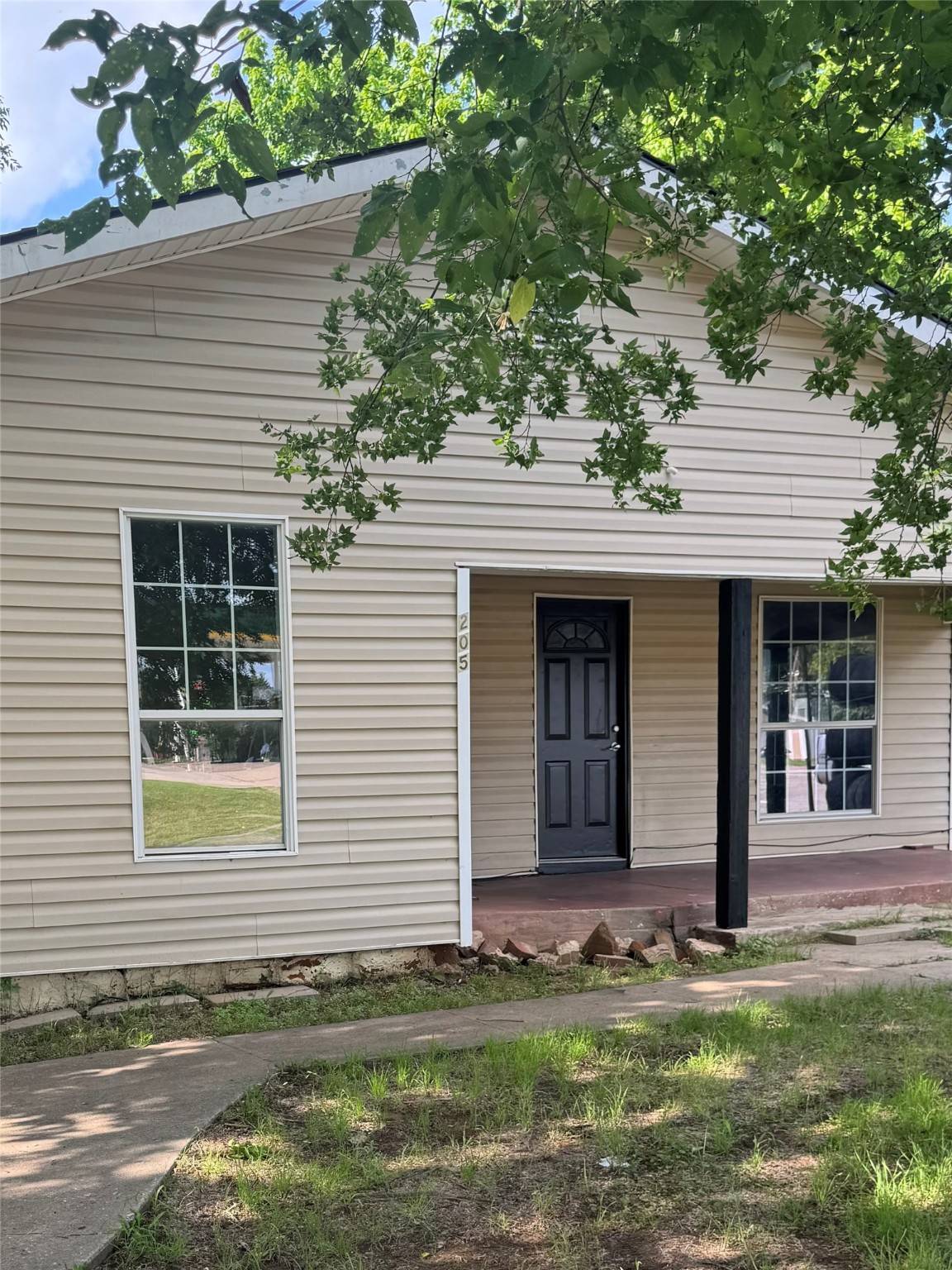 Denison, TX 75020,205 W Bond ST