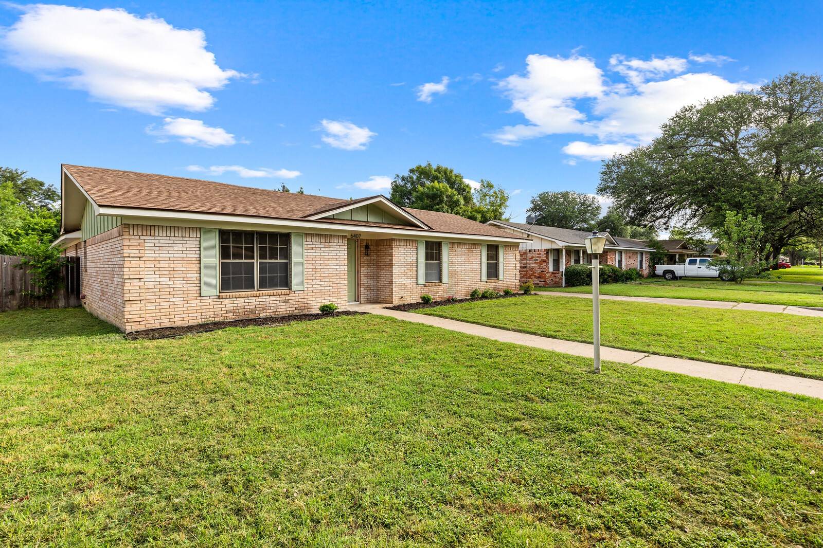 Waco, TX 76710,6407 Landmark DR