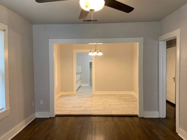 Fort Worth, TX 76110,3413 Livingston AVE
