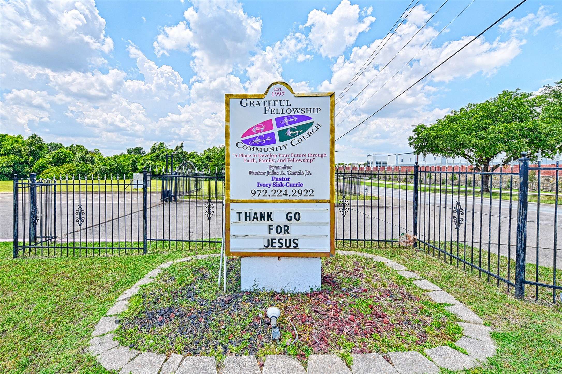Desoto, TX 75115,1012 E Wintergreen RD