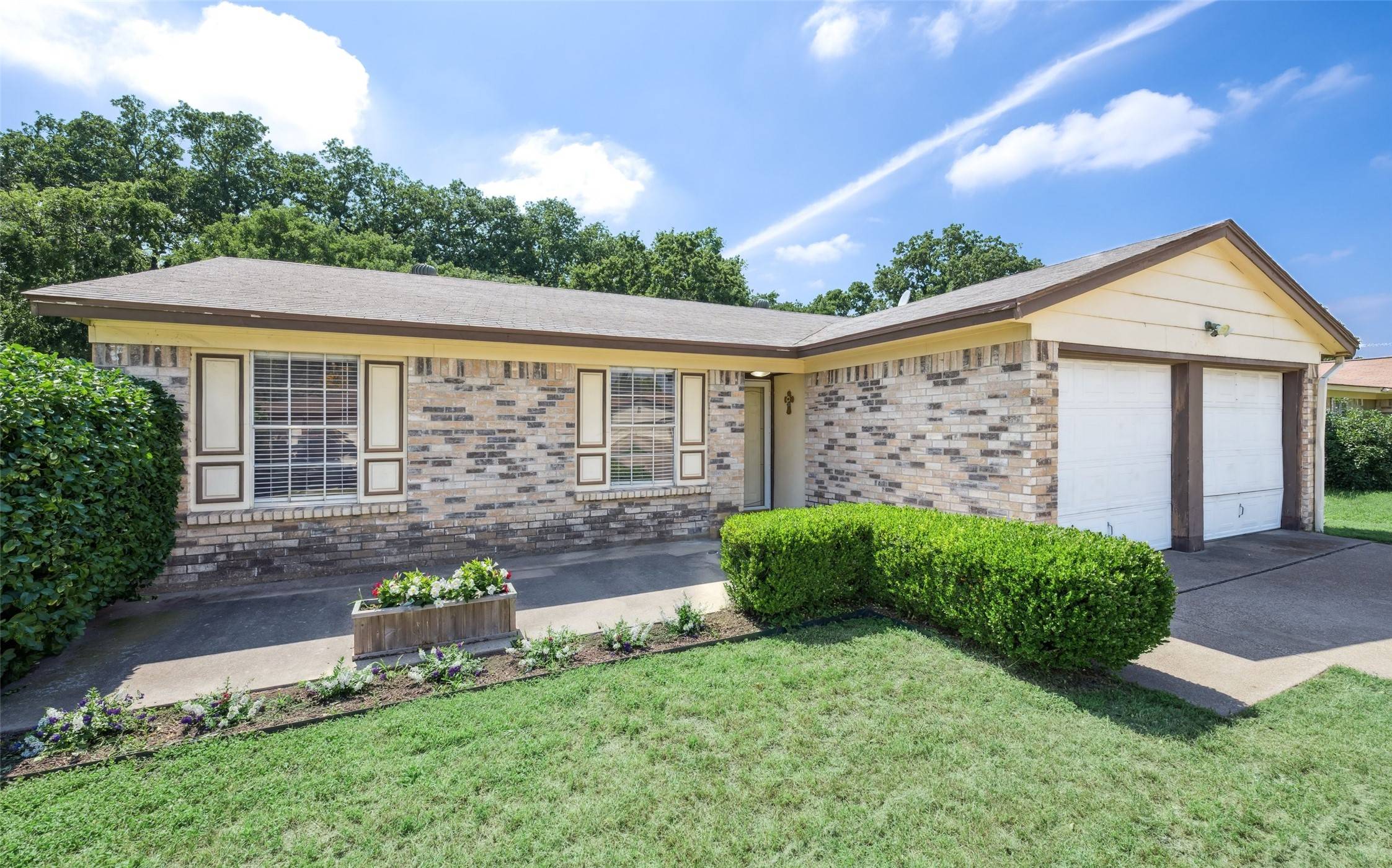 Arlington, TX 76001,6004 Springwood DR
