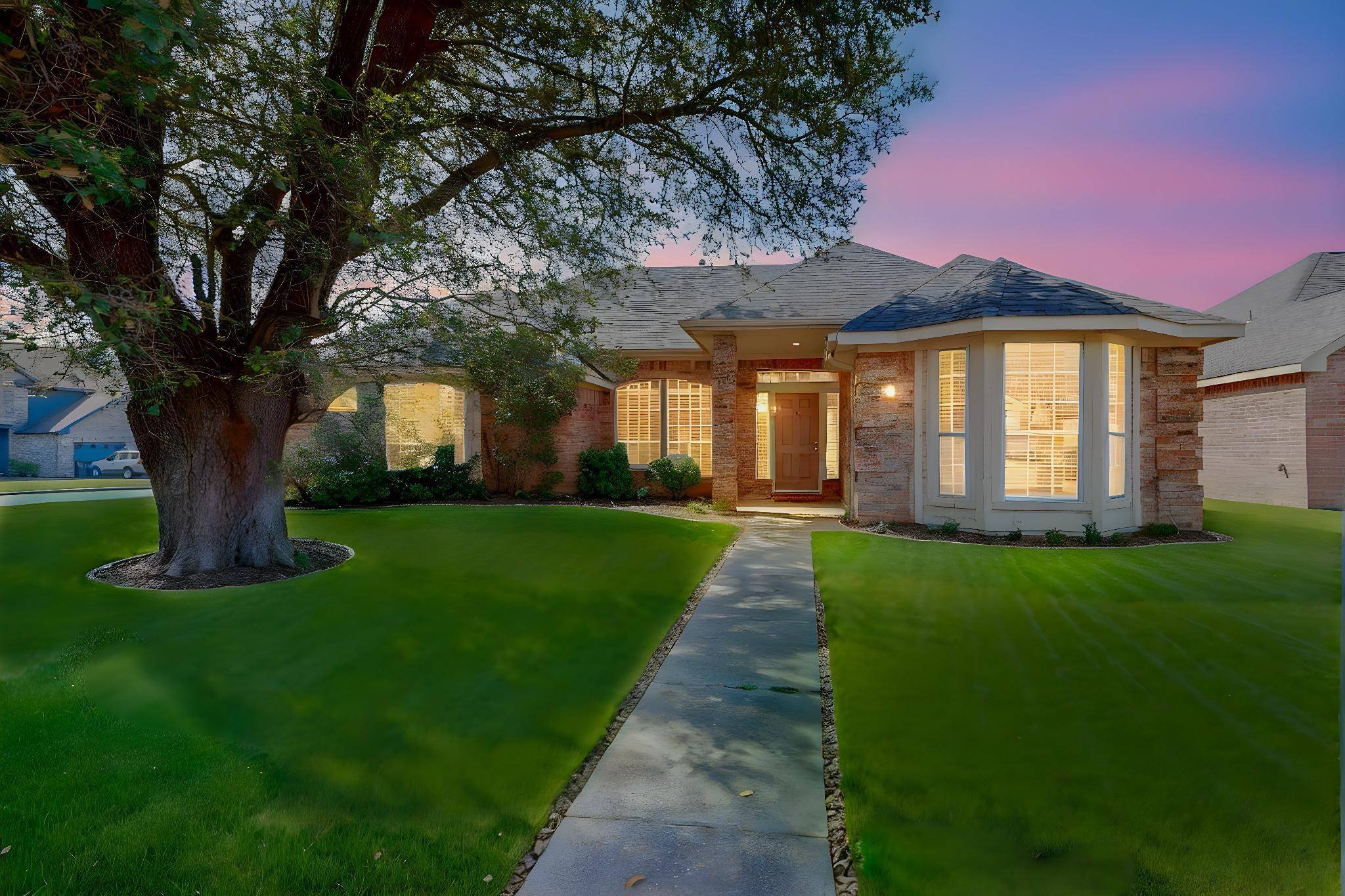 Glenn Heights, TX 75154,202 W Willow Creek DR