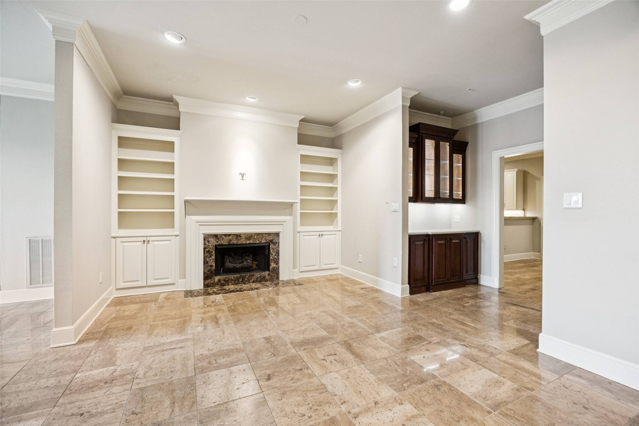 Dallas, TX 75219,4240 Prescott AVE #5B