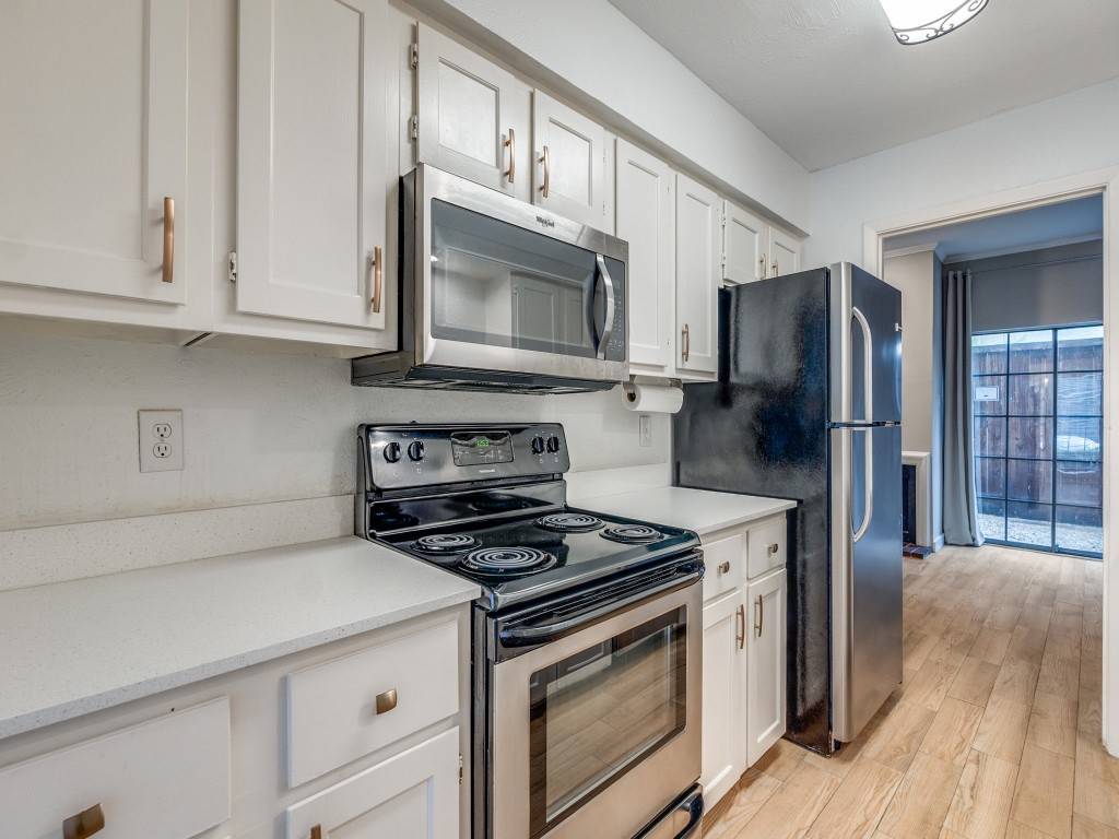 Dallas, TX 75219,3817 Rawlins ST #103