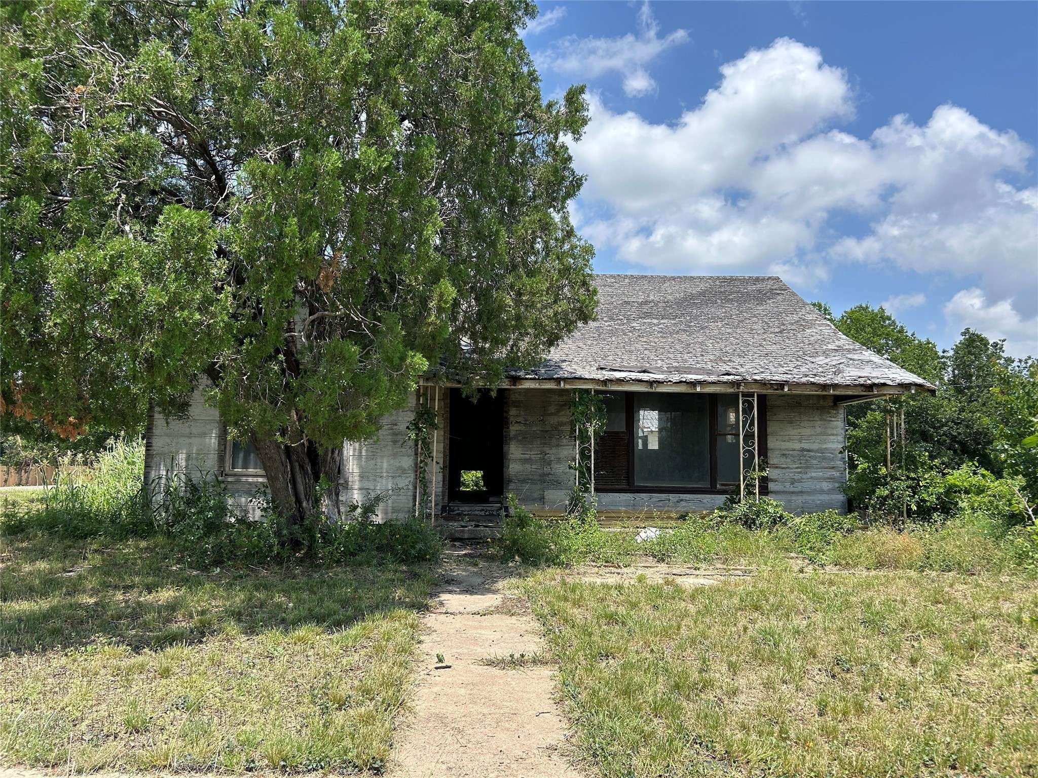 Goldthwaite, TX 76844,1412 8th ST
