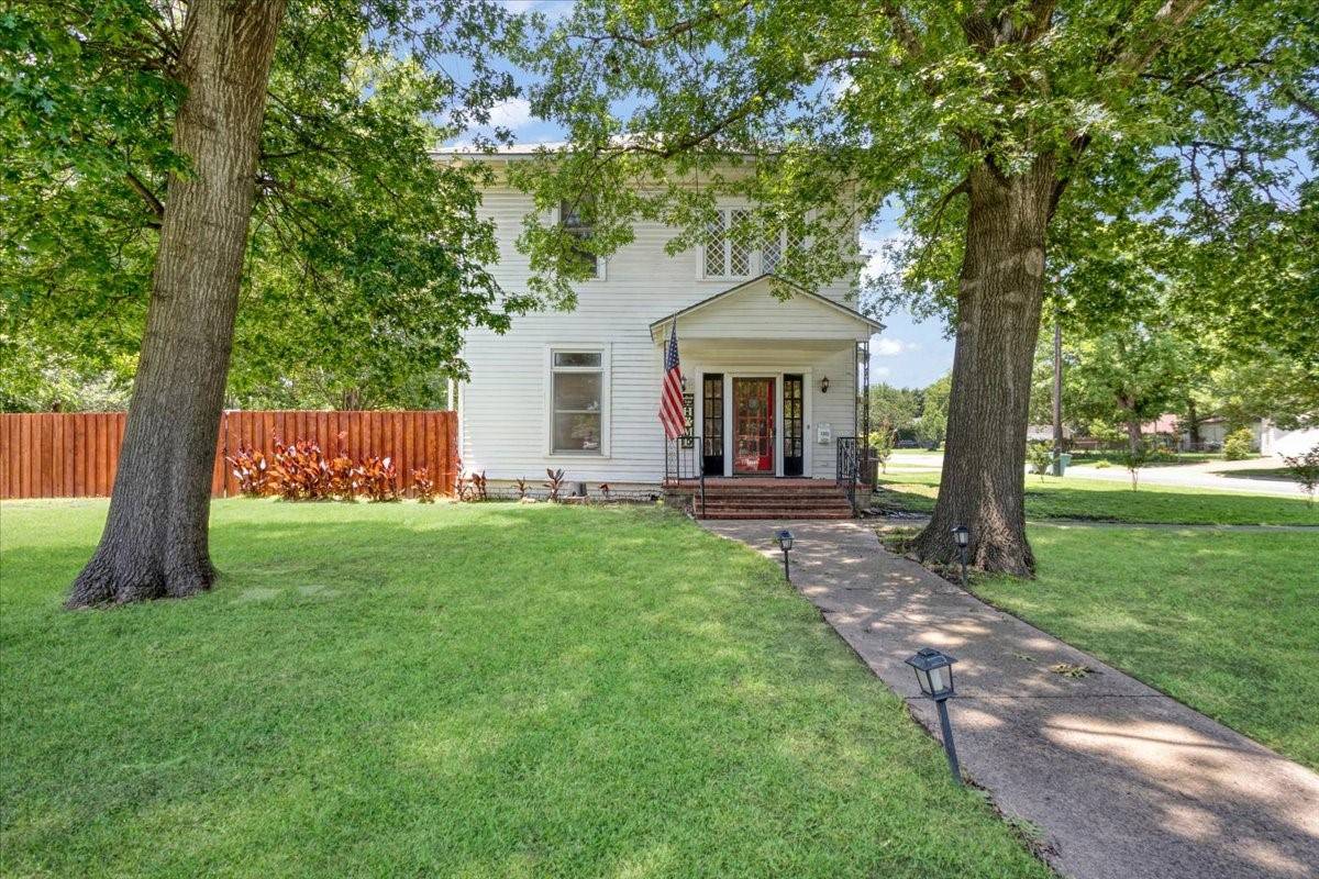 Sherman, TX 75090,1302 S Crockett
