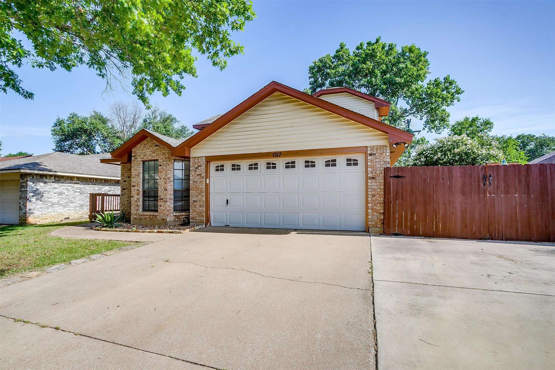 Azle, TX 76020,1217 Eagle Lake DR