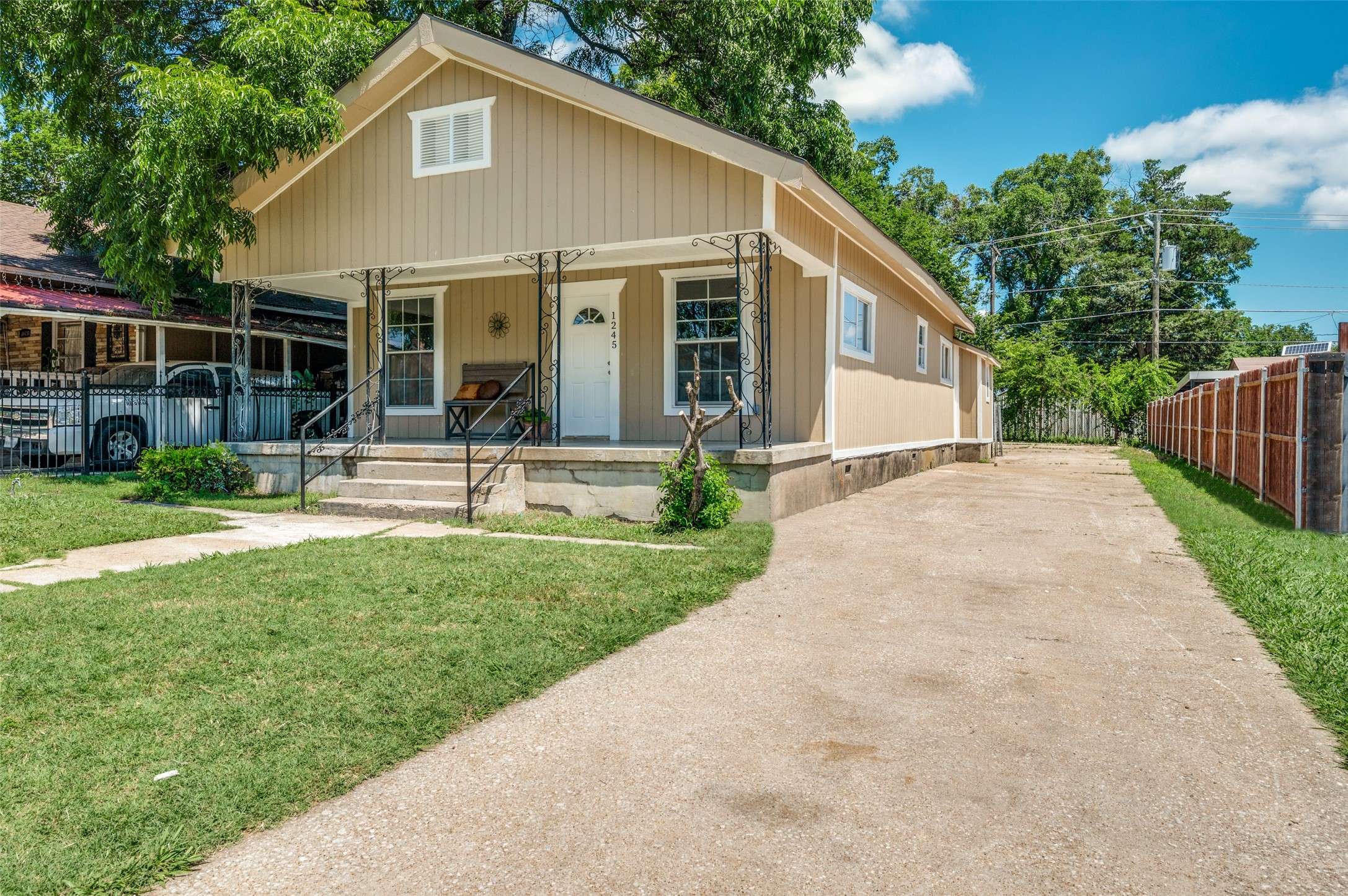 Fort Worth, TX 76104,1245 E Allen AVE