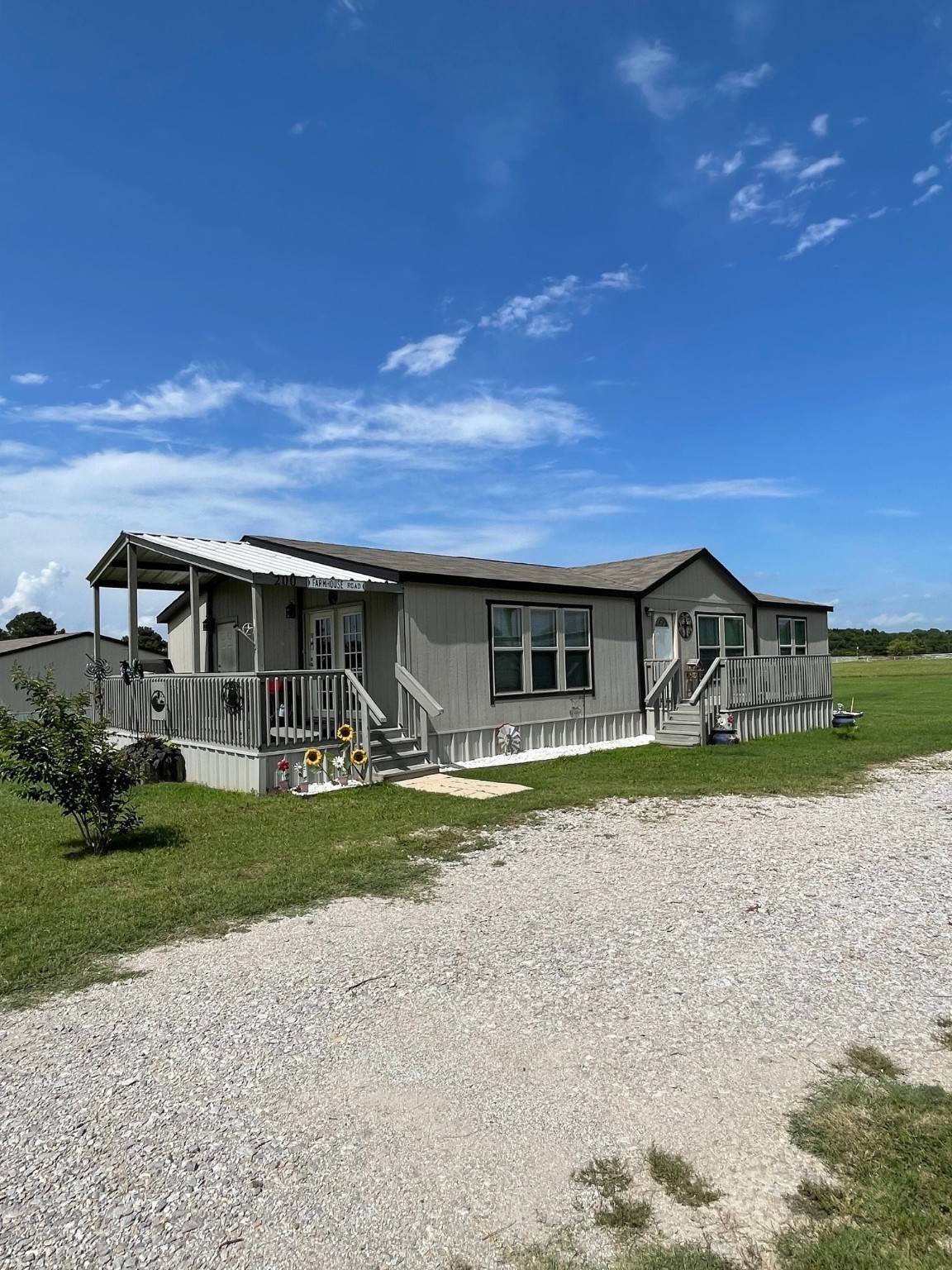 Springtown, TX 76082,200 FARMHOUSE RD
