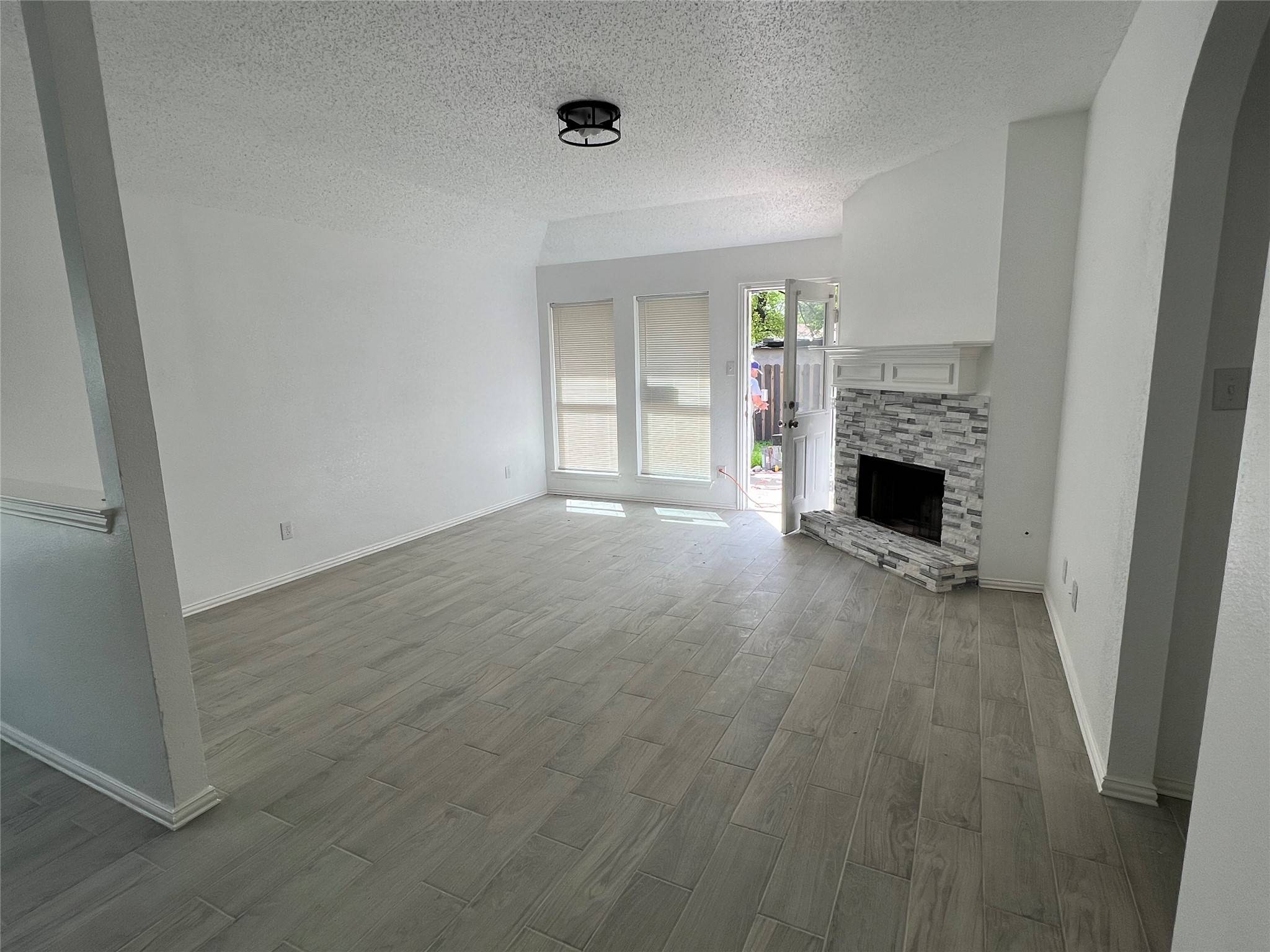 Irving, TX 75061,808 Mercy LN