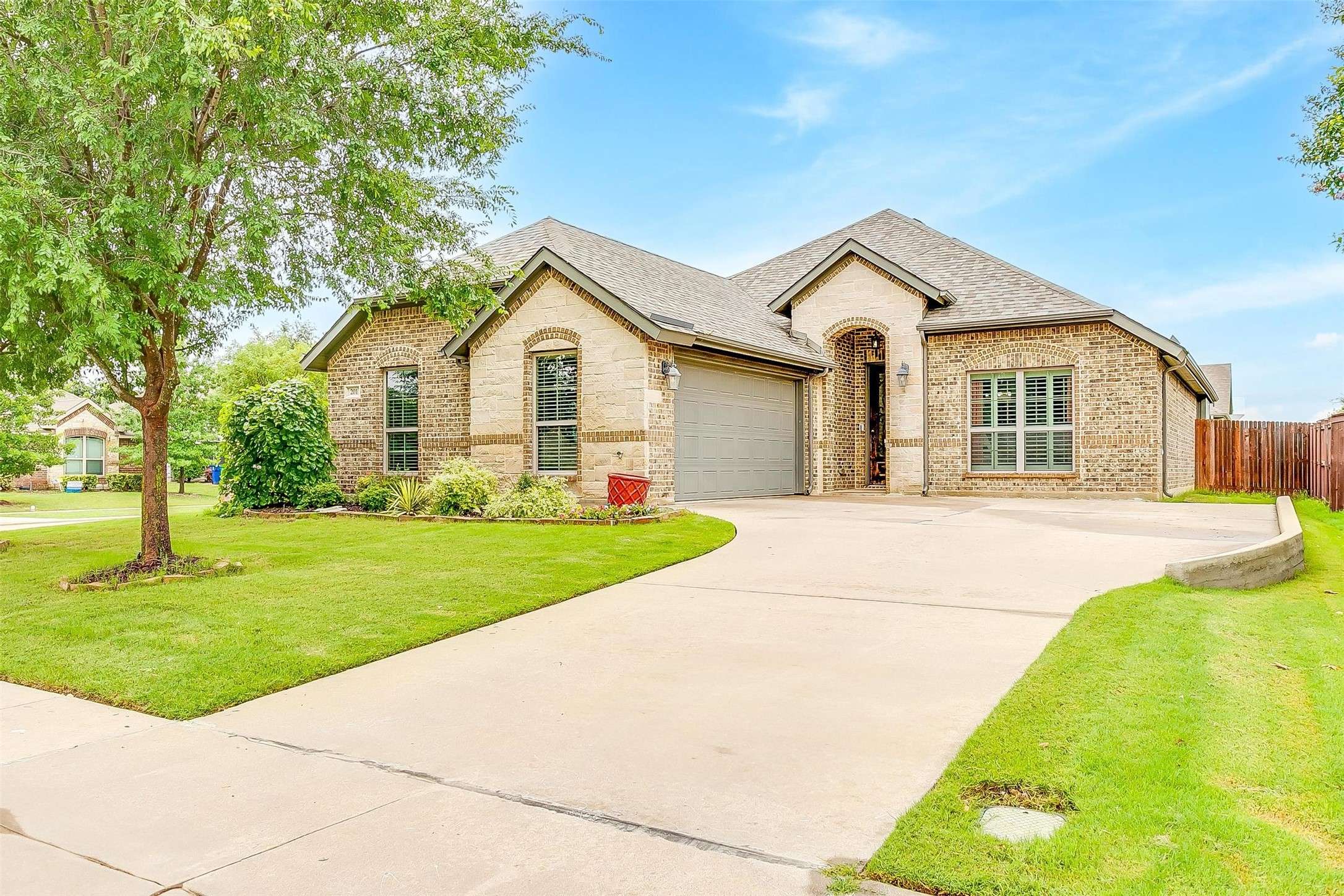 Waxahachie, TX 75165,201 Saxon ST