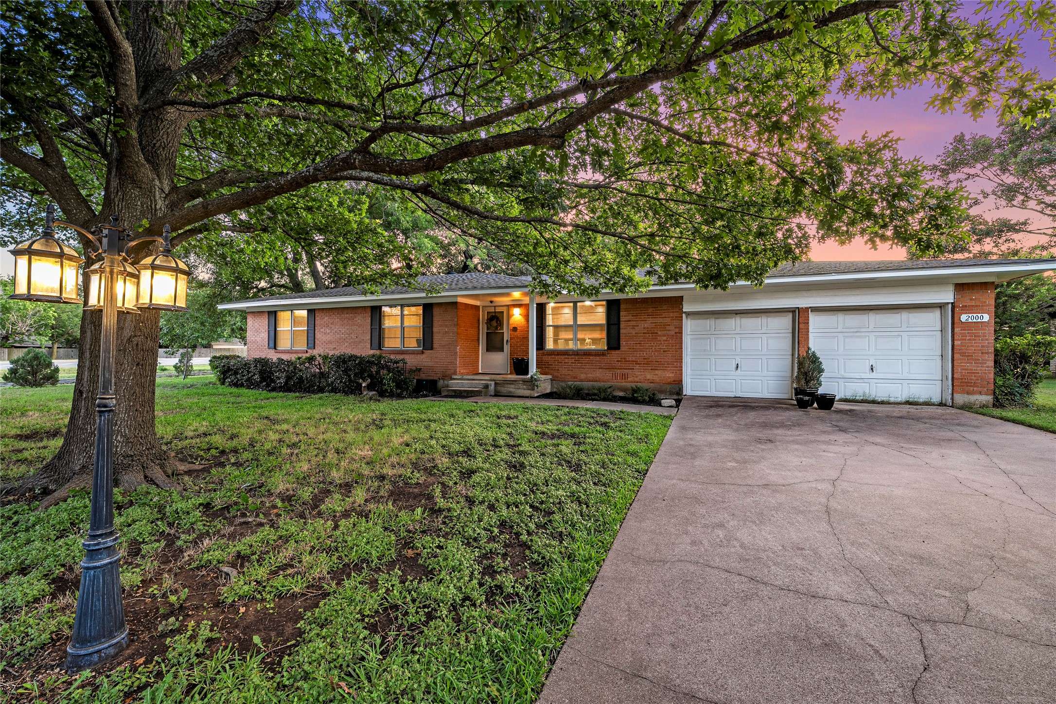 Waco, TX 76710,2000 La Porte DR