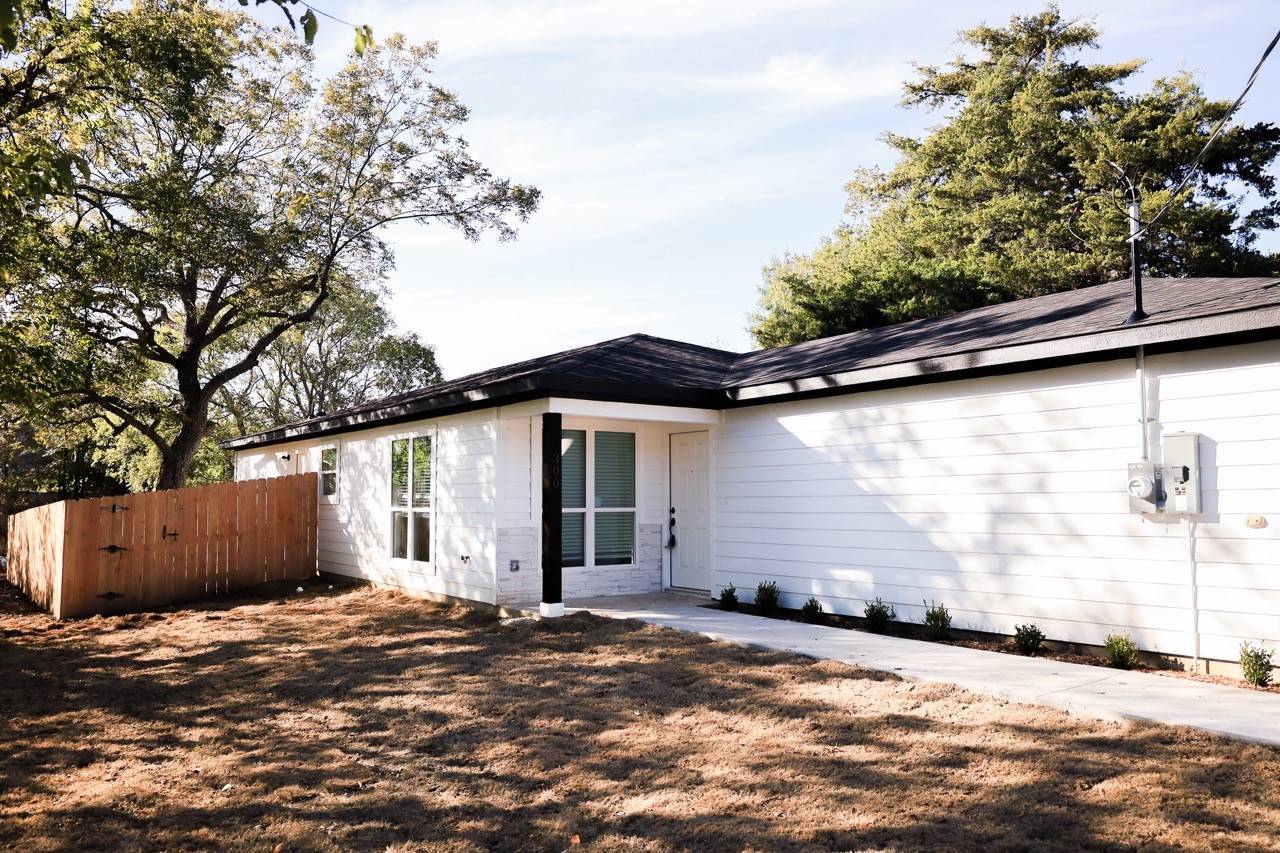 Trenton, TX 75490,300 Carrie Mabrie ST
