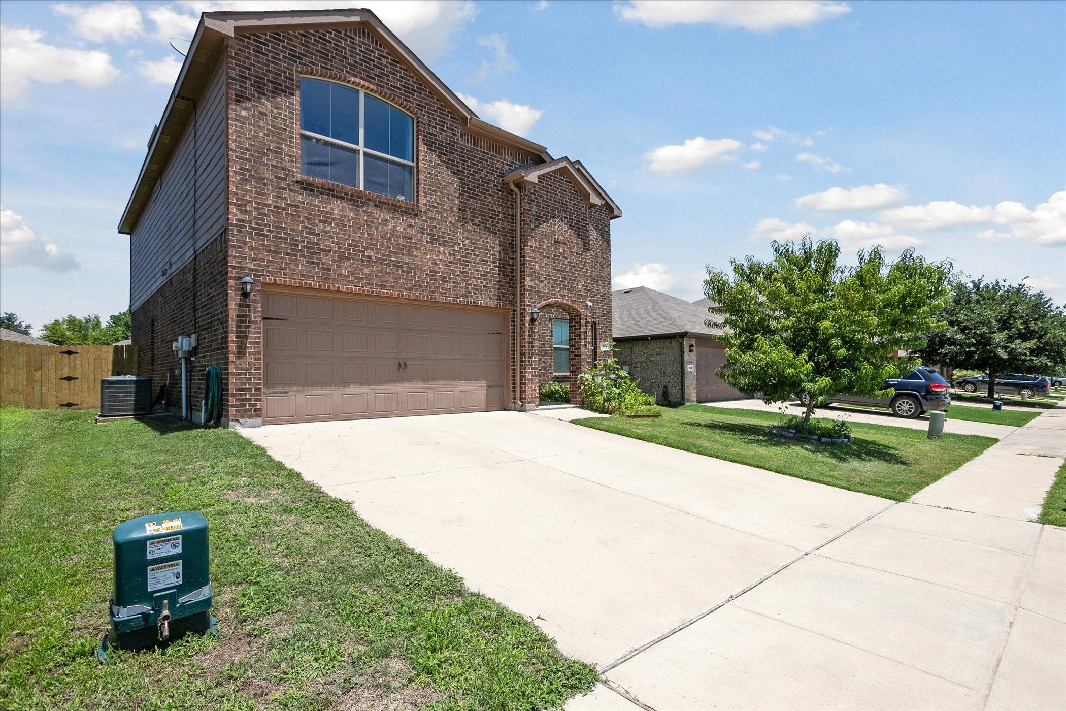 Azle, TX 76020,616 Cameron WAY