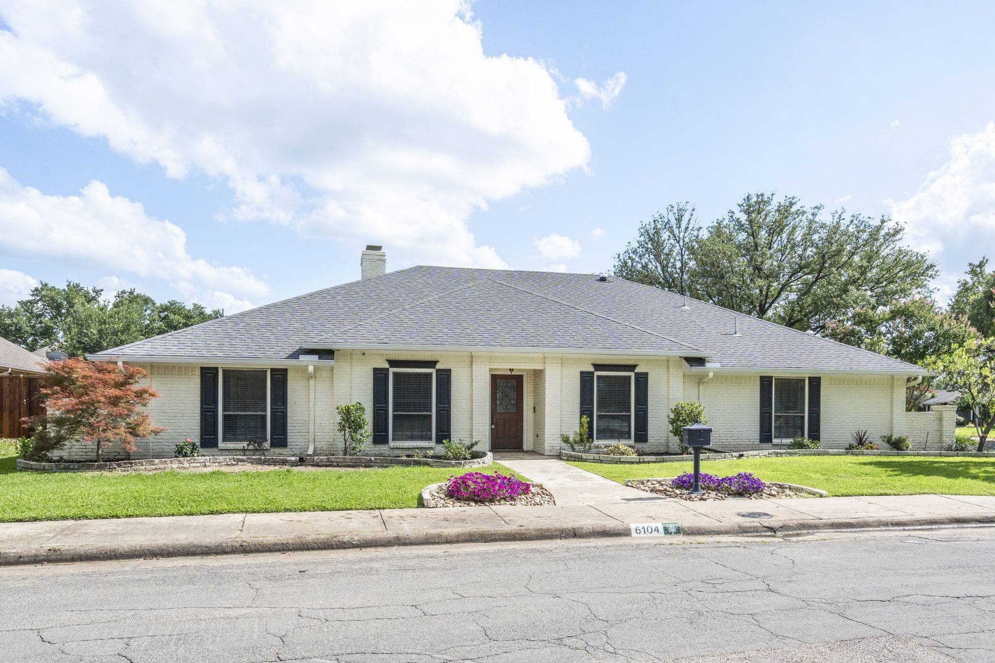 Dallas, TX 75248,6104 Bluff Point DR