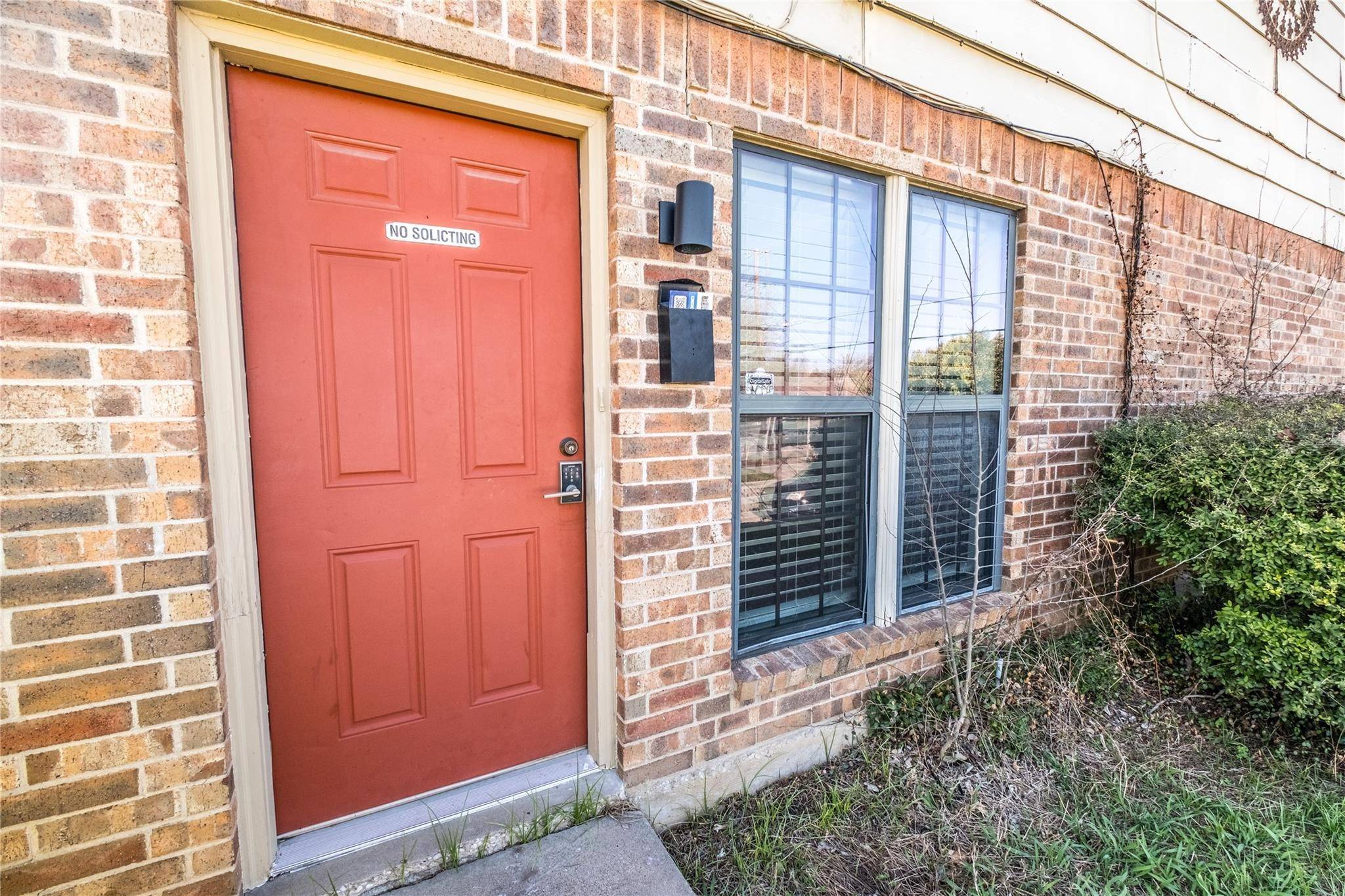 Fort Worth, TX 76107,1912 Dorothy LN #1914