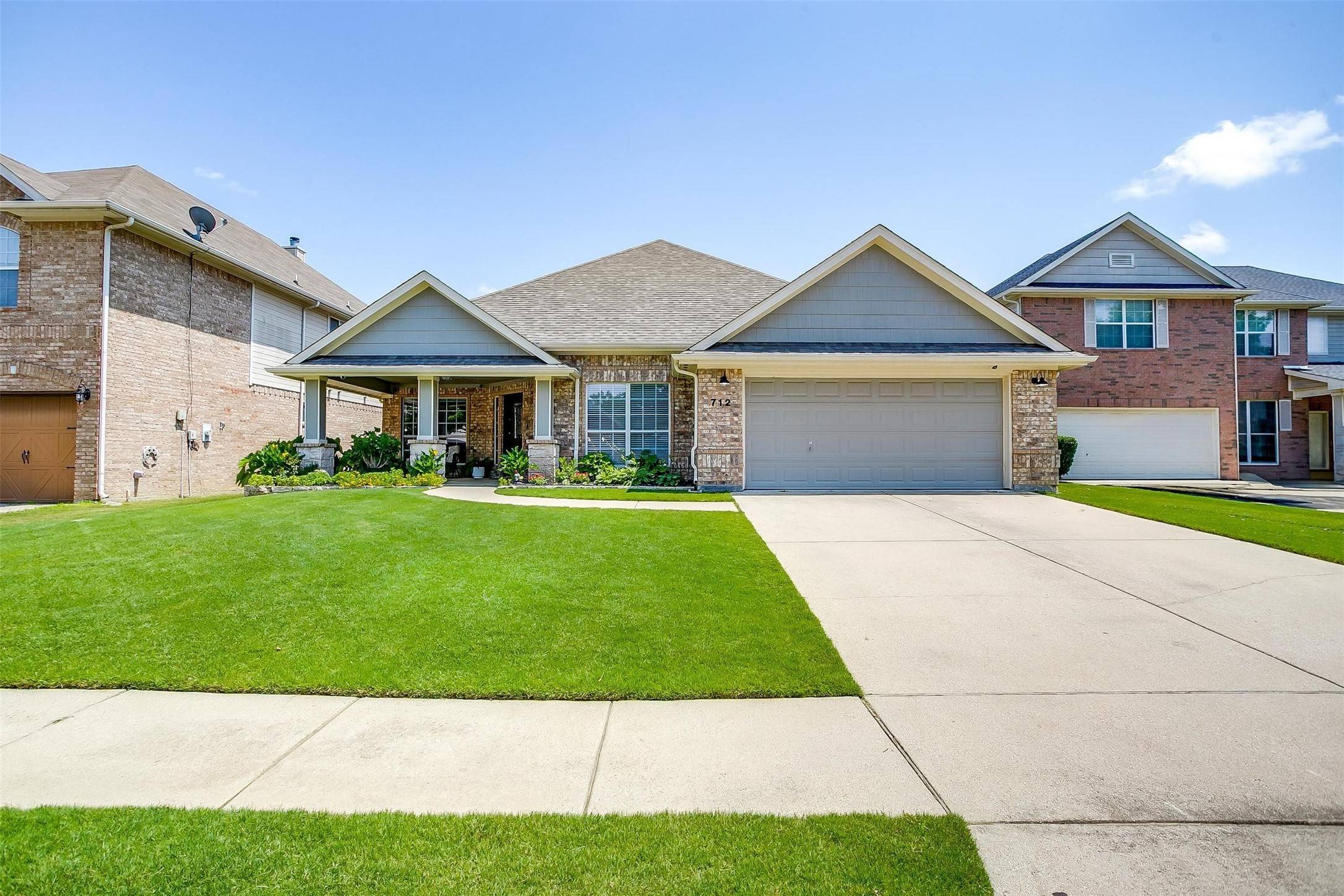 Burleson, TX 76028,712 Evergreen CT
