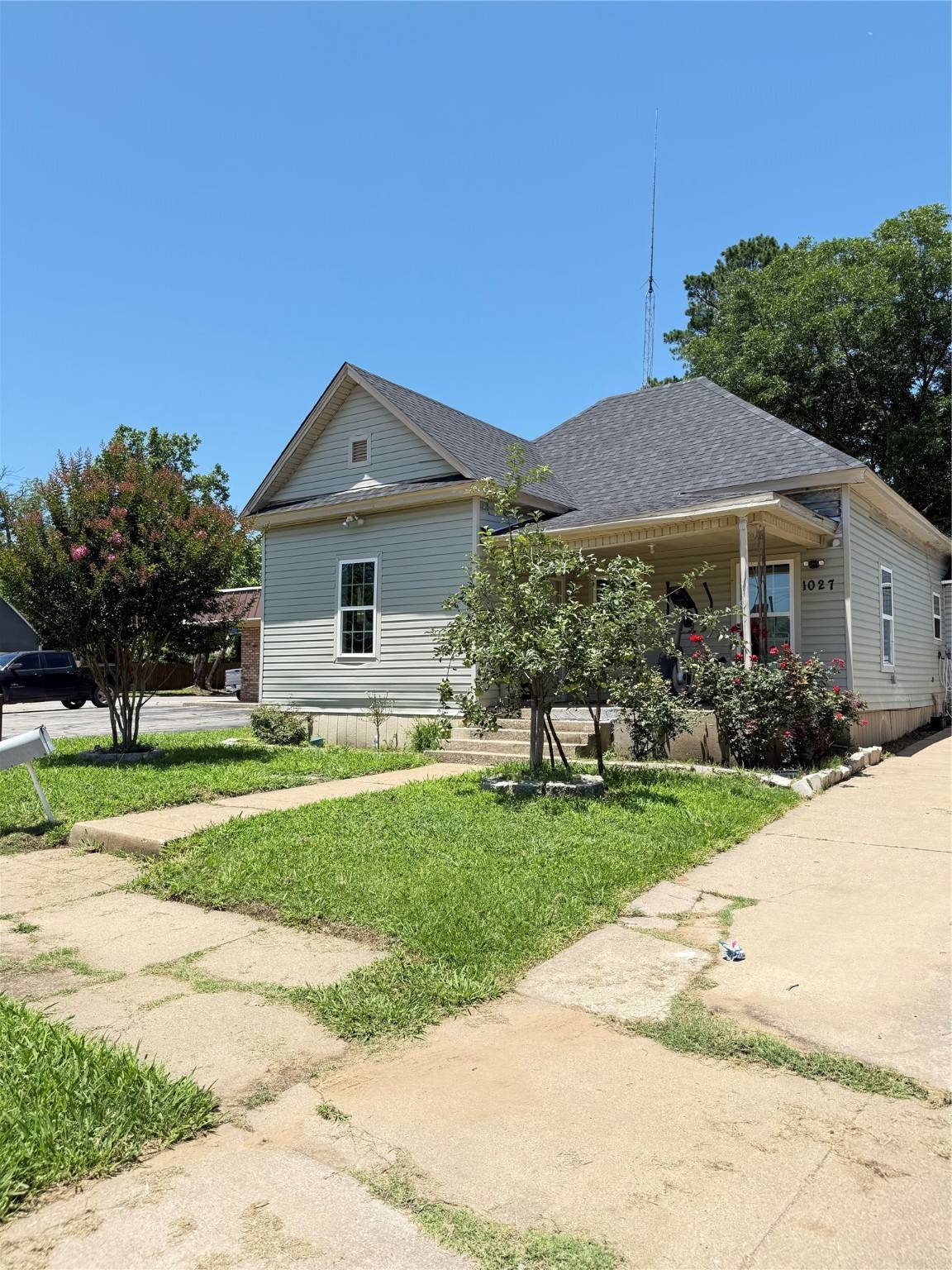 Denison, TX 75020,1027 W Crawford ST