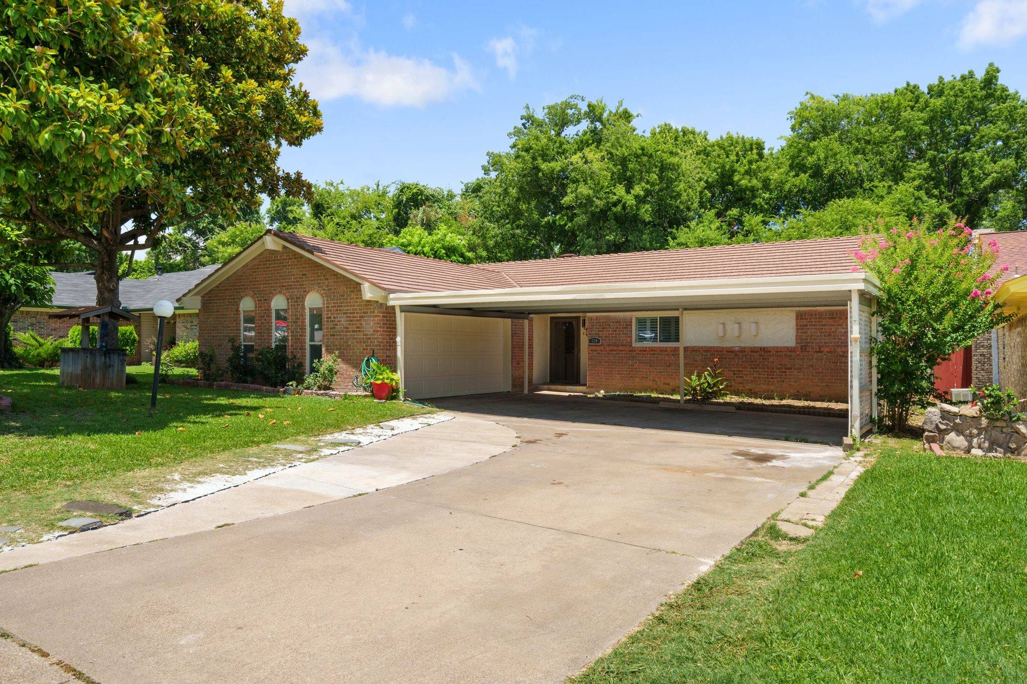 Grand Prairie, TX 75052,310 Kirby Creek DR