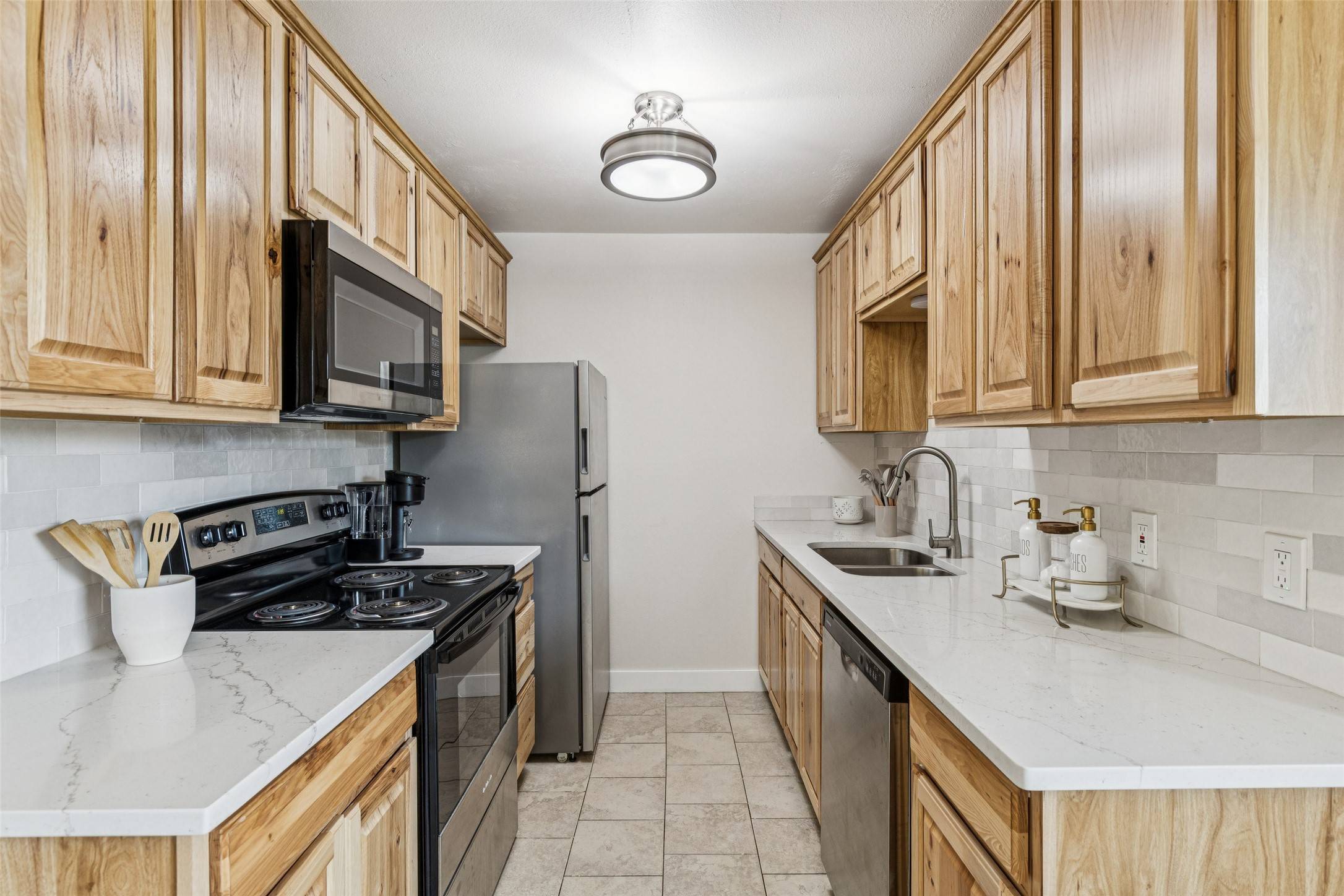 Burleson, TX 76028,601 Parkview DR