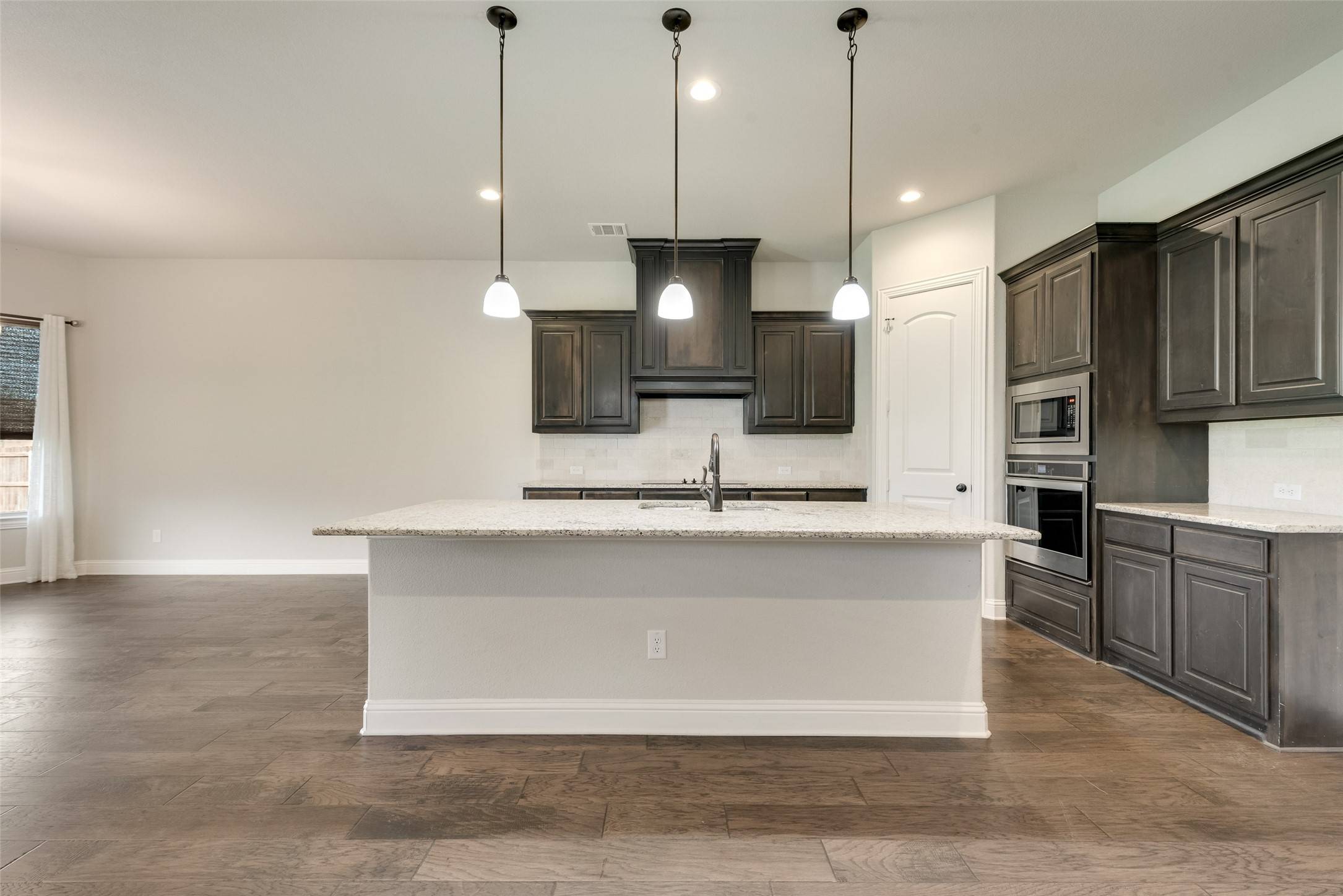 Burleson, TX 76028,512 Sandia Park DR