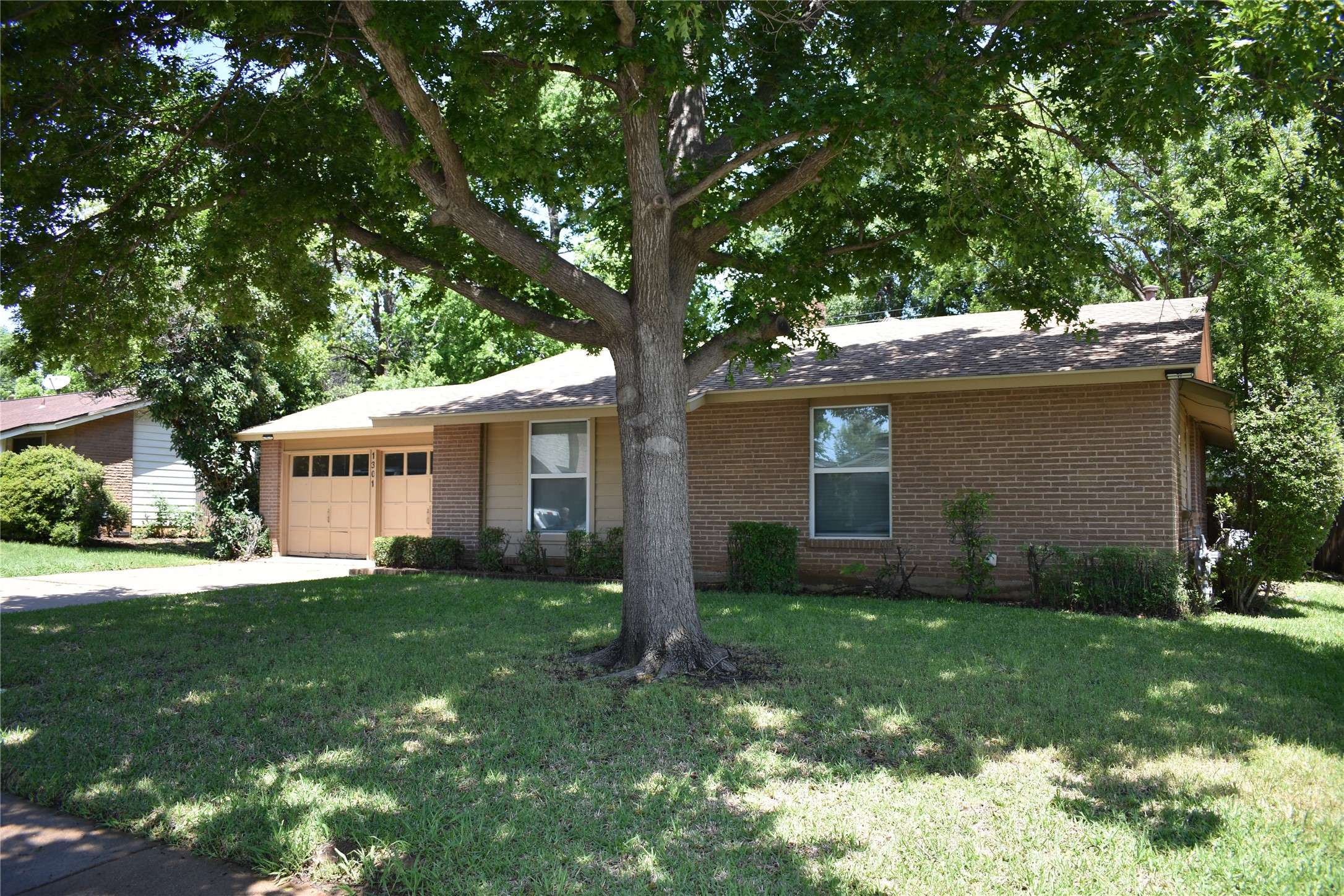 Irving, TX 75062,1301 Doncaster ST